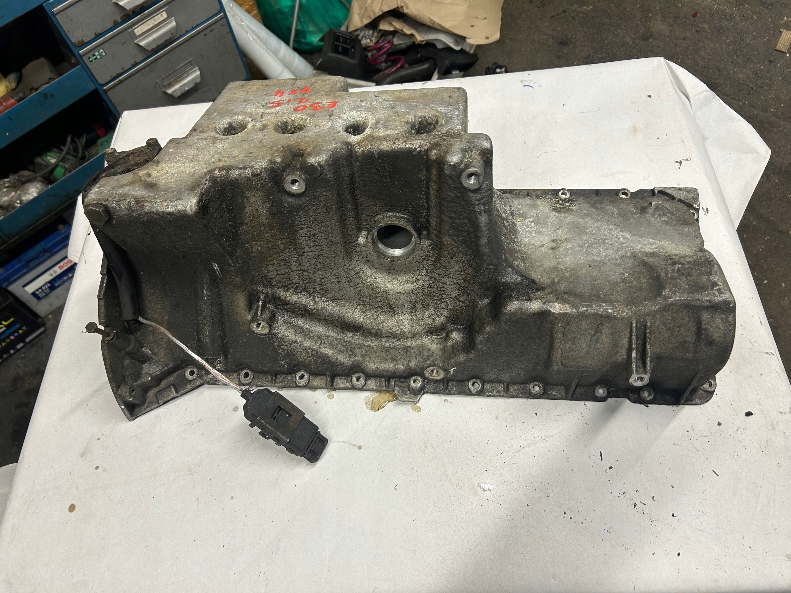 BMW E30 2,5 4X4 oil sump 1730432