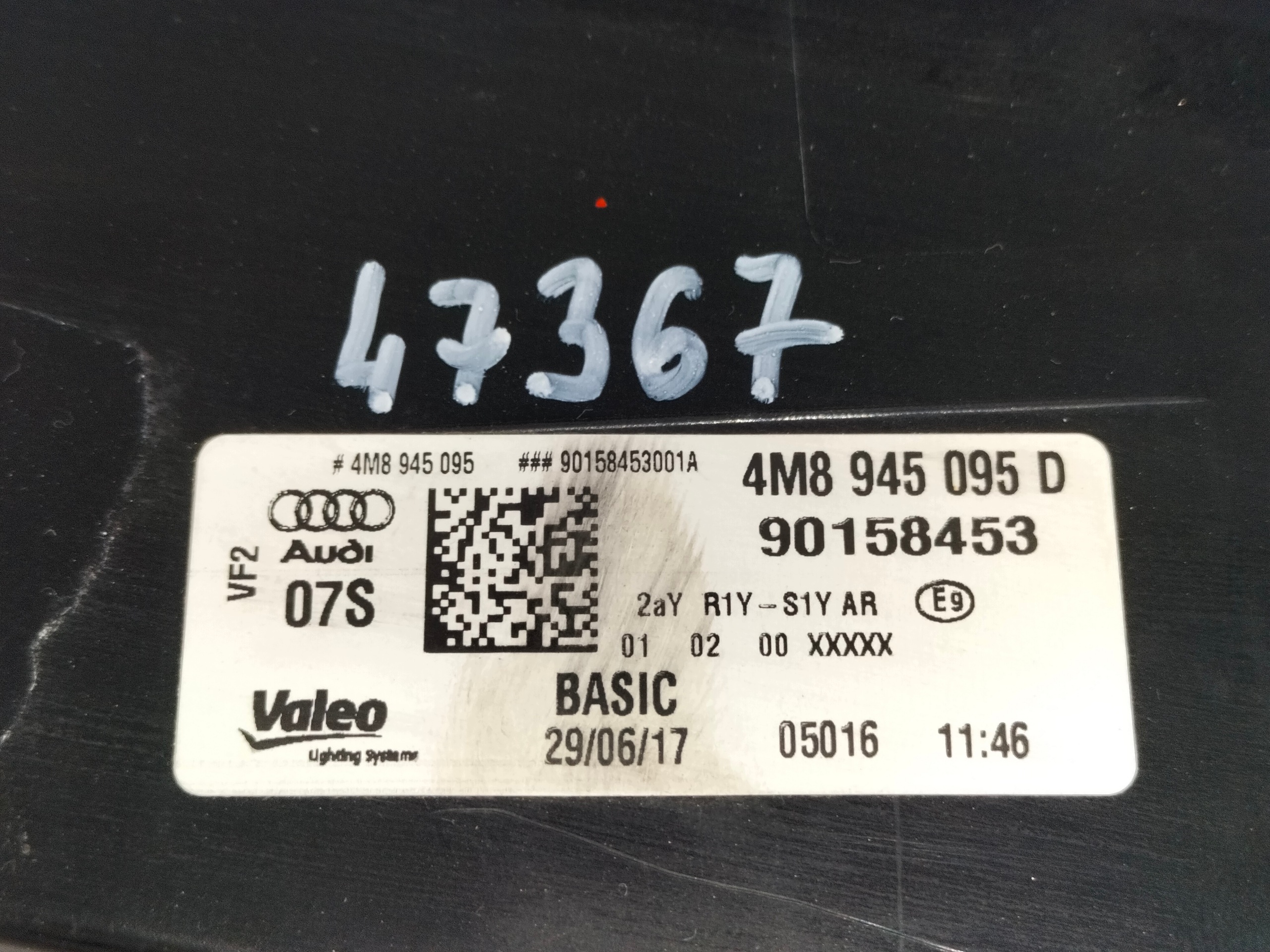 cap light of rear bonnet boot rear part AUDI Q8 4M 18- BASIC