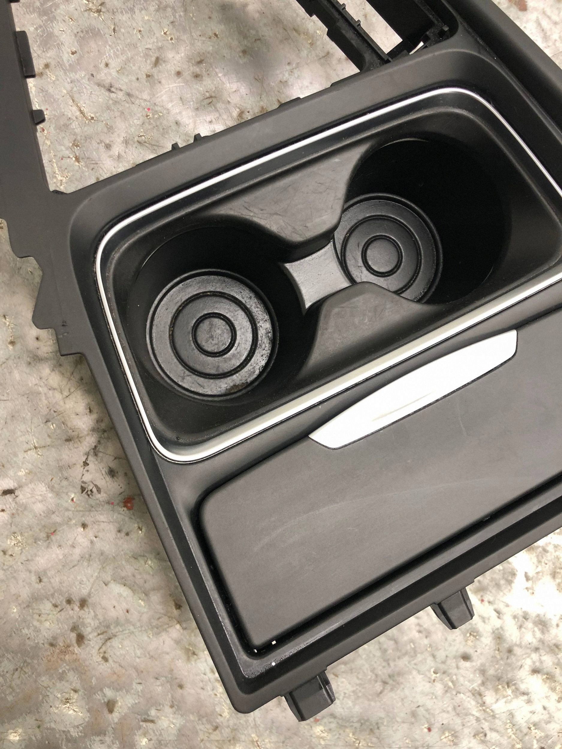 bracket for KUBKI TUNELU BMW F30 9218925