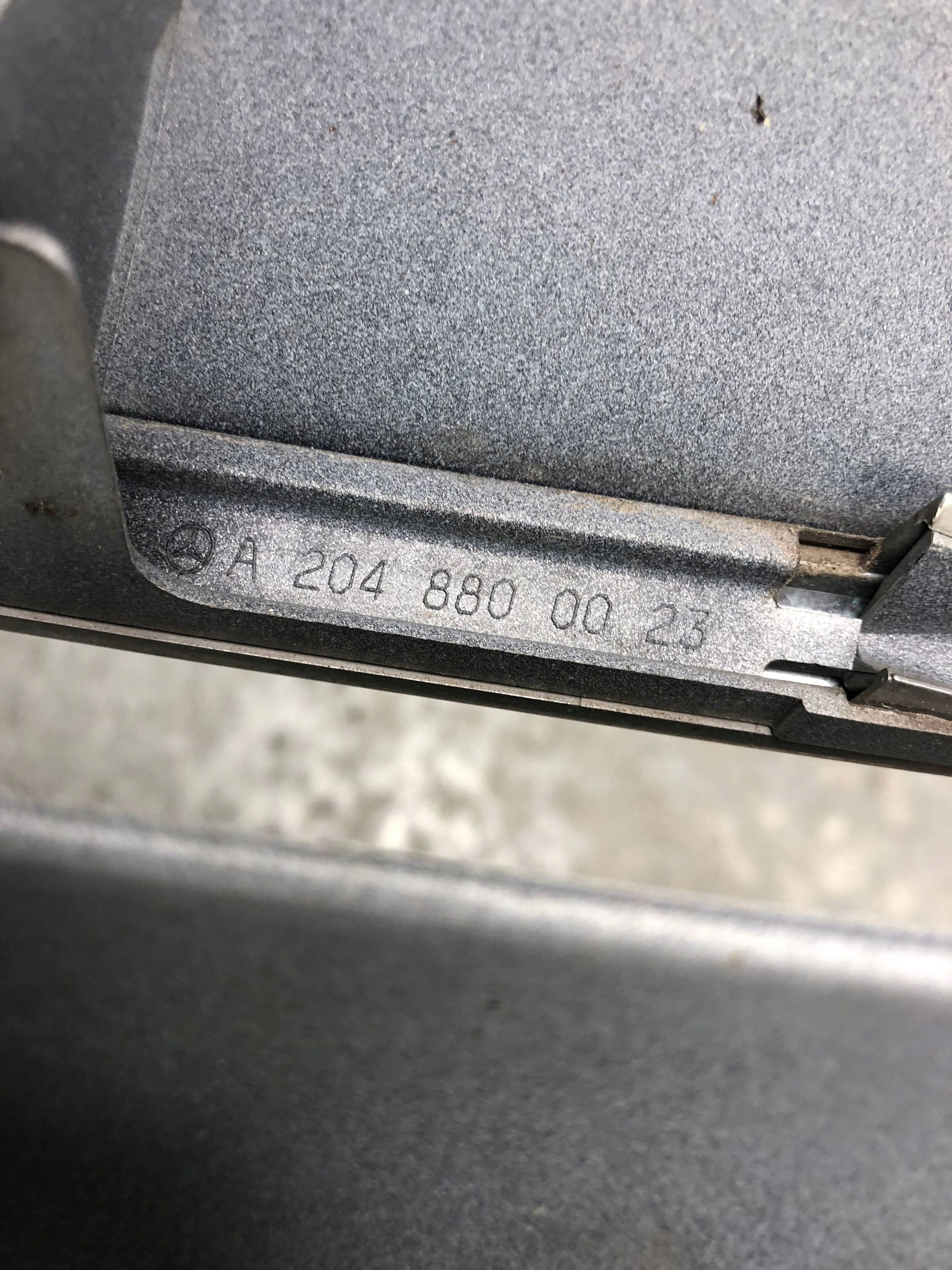 Mercedes-Benz C-Klasse W204 Kühlergrill FRONTGRILL Kühlergitter A2048800023 - Thumbnail 9