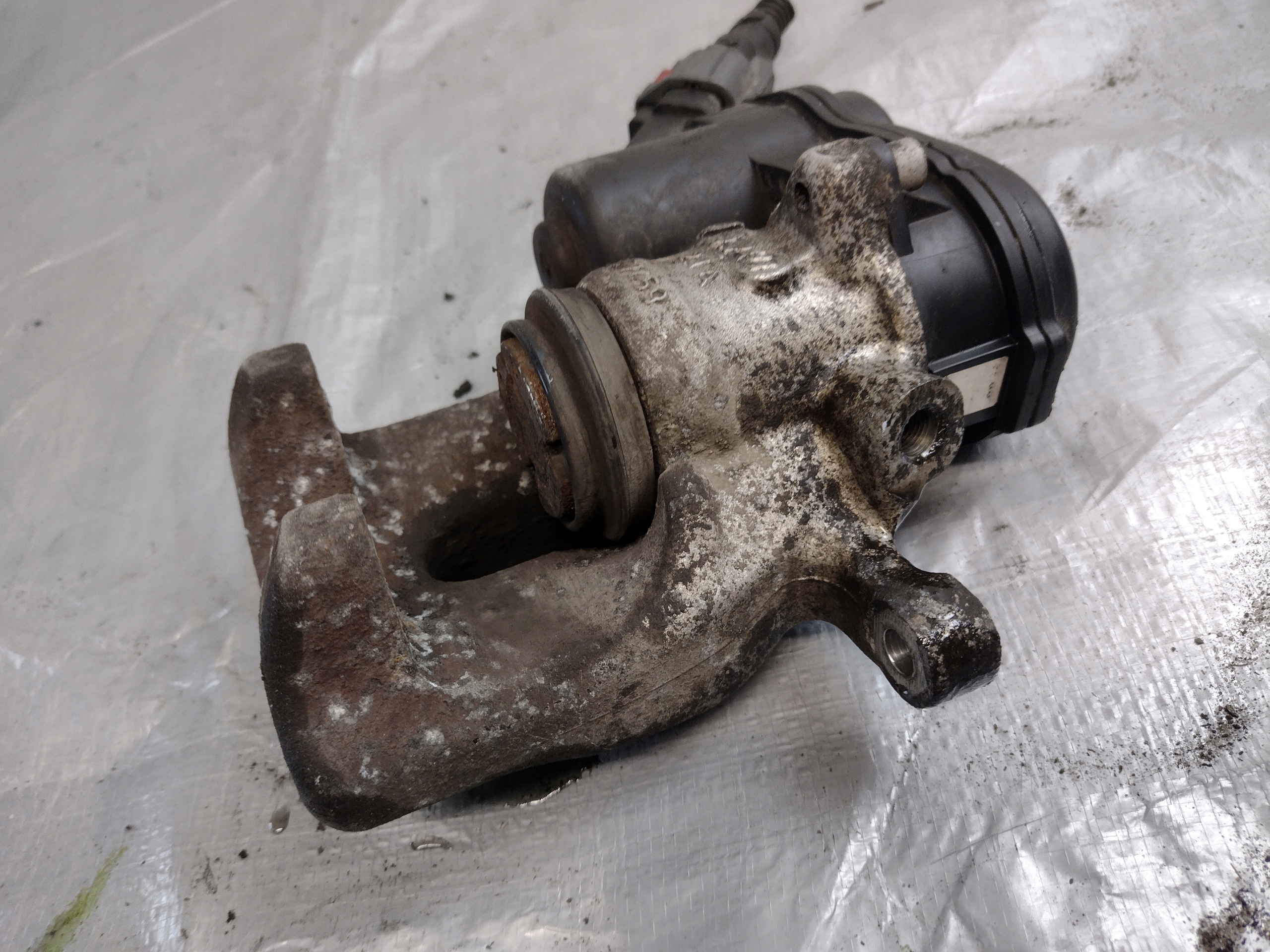 caliper brake left rear part electrical Renault Talisman sedan 1,6dCi