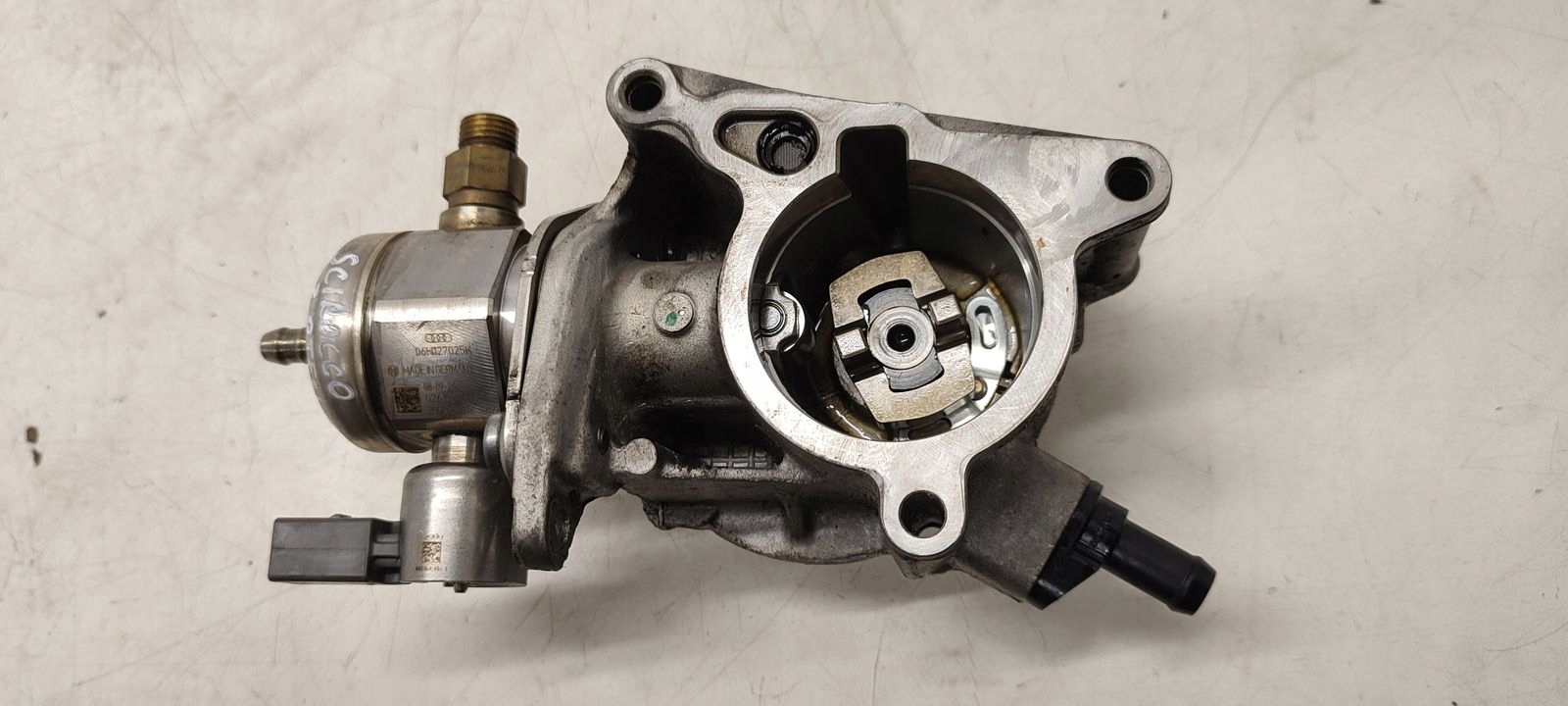 Pompe vacum à vide Carburant VW Scirocco 2,0 TFSI