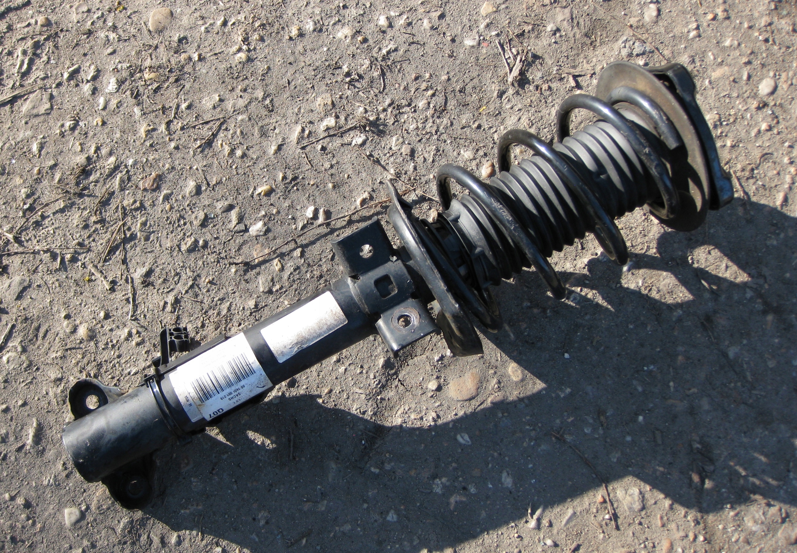 MERCEDES W207 3.0 CDI 11R shock absorber front A2043202966
