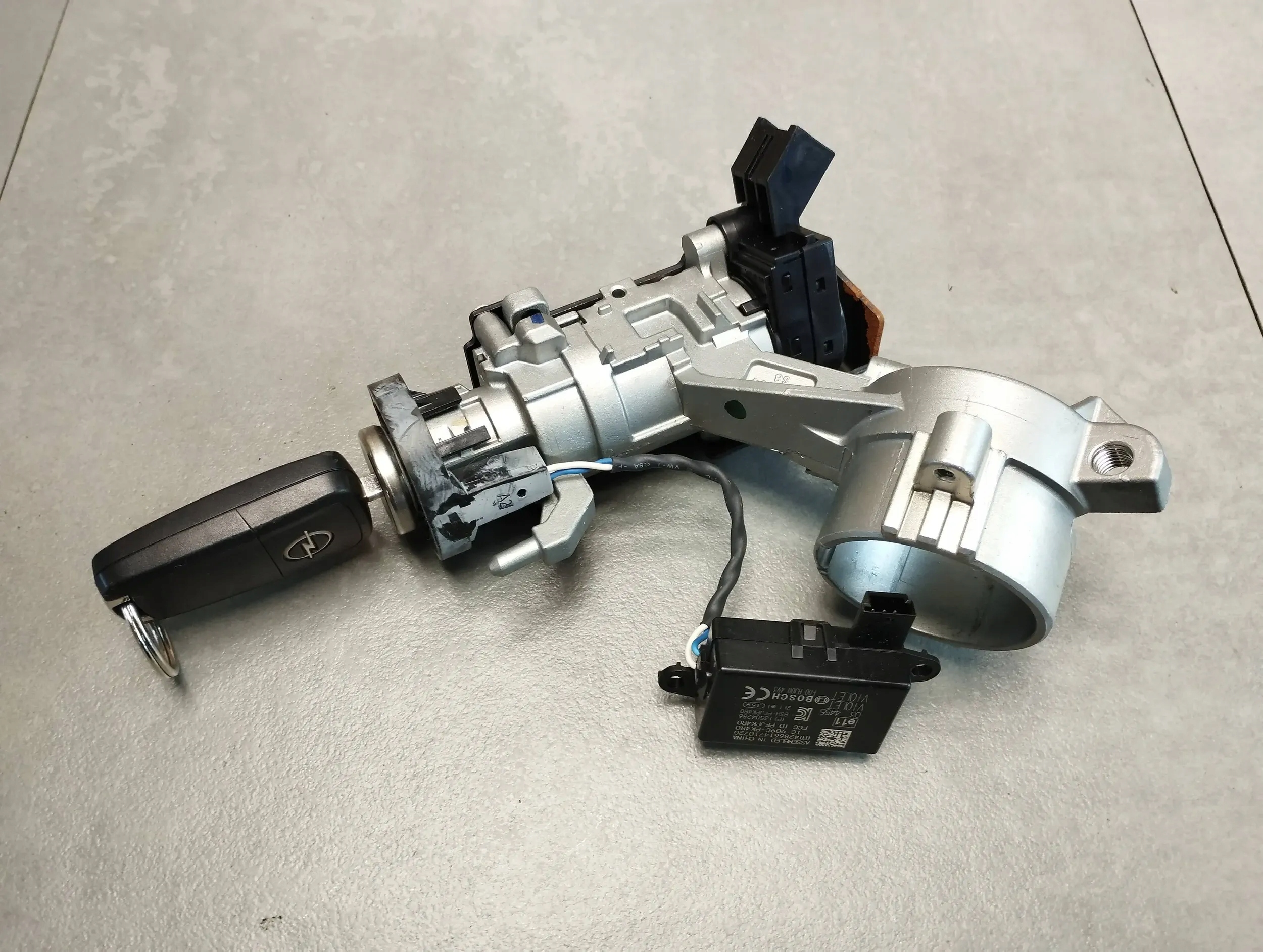 Opel Insignia A ignition key 23276089