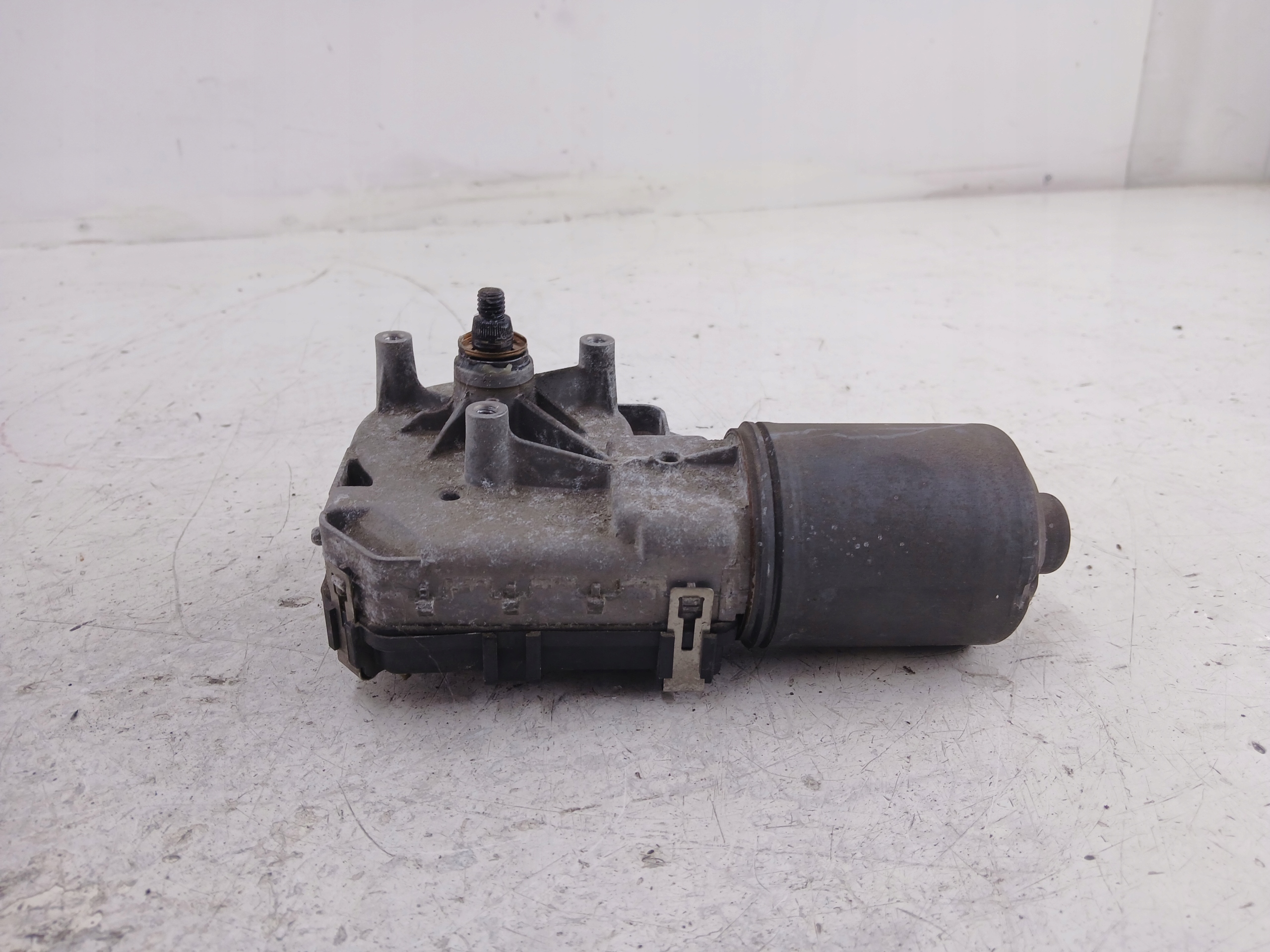 RENAULT VEL SATIS motorek stěrače předek 0390241805