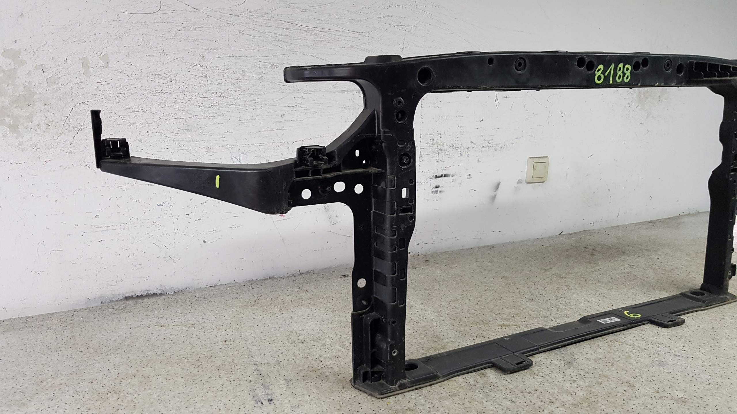 HYUNDAI IONIQ 2016 - support panel for radiators pillar 8188