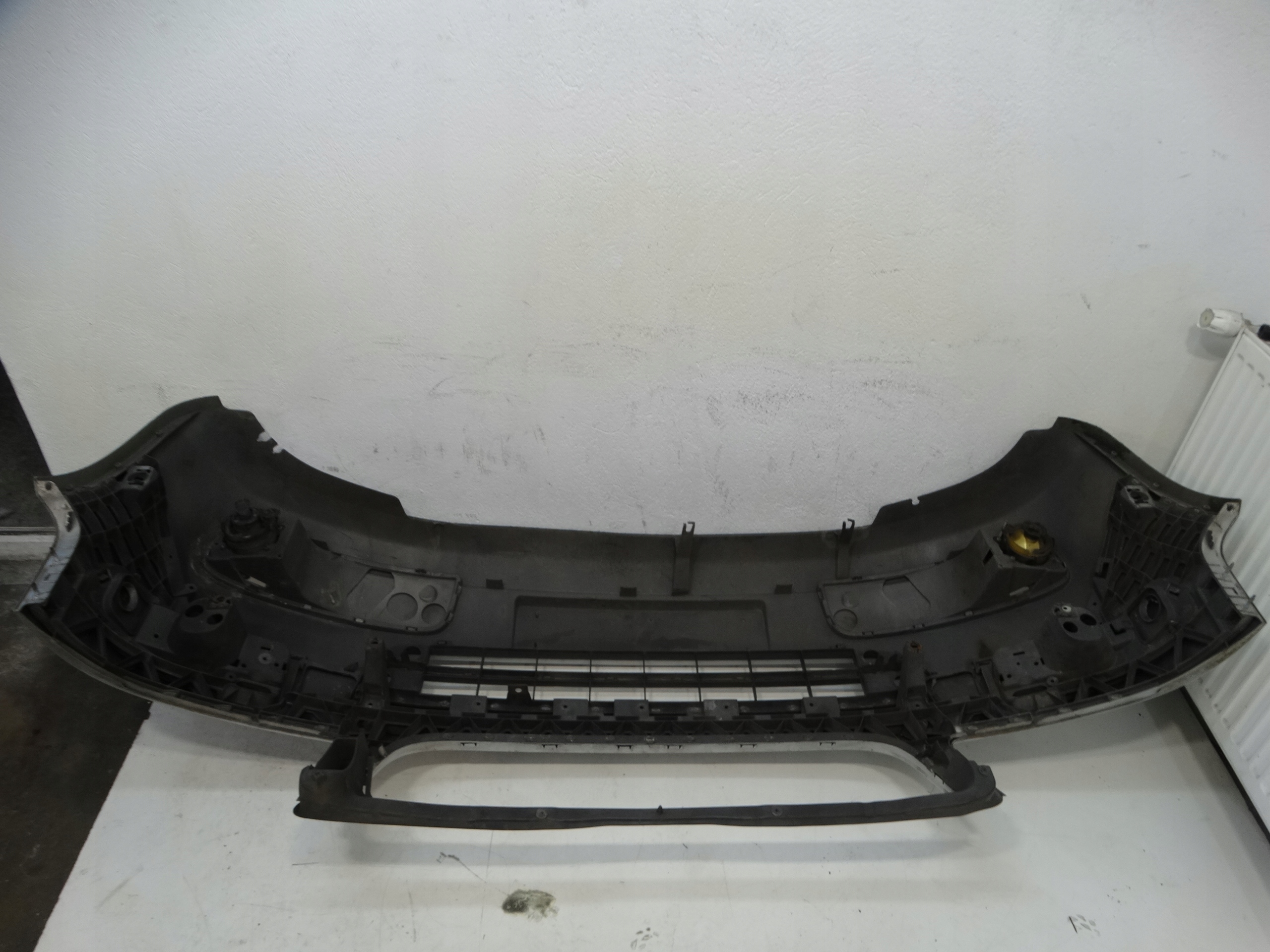 front bumper front VOLKSWAGEN T5 MULTIVAN CARAVELLE 03-09R. 7H5807101