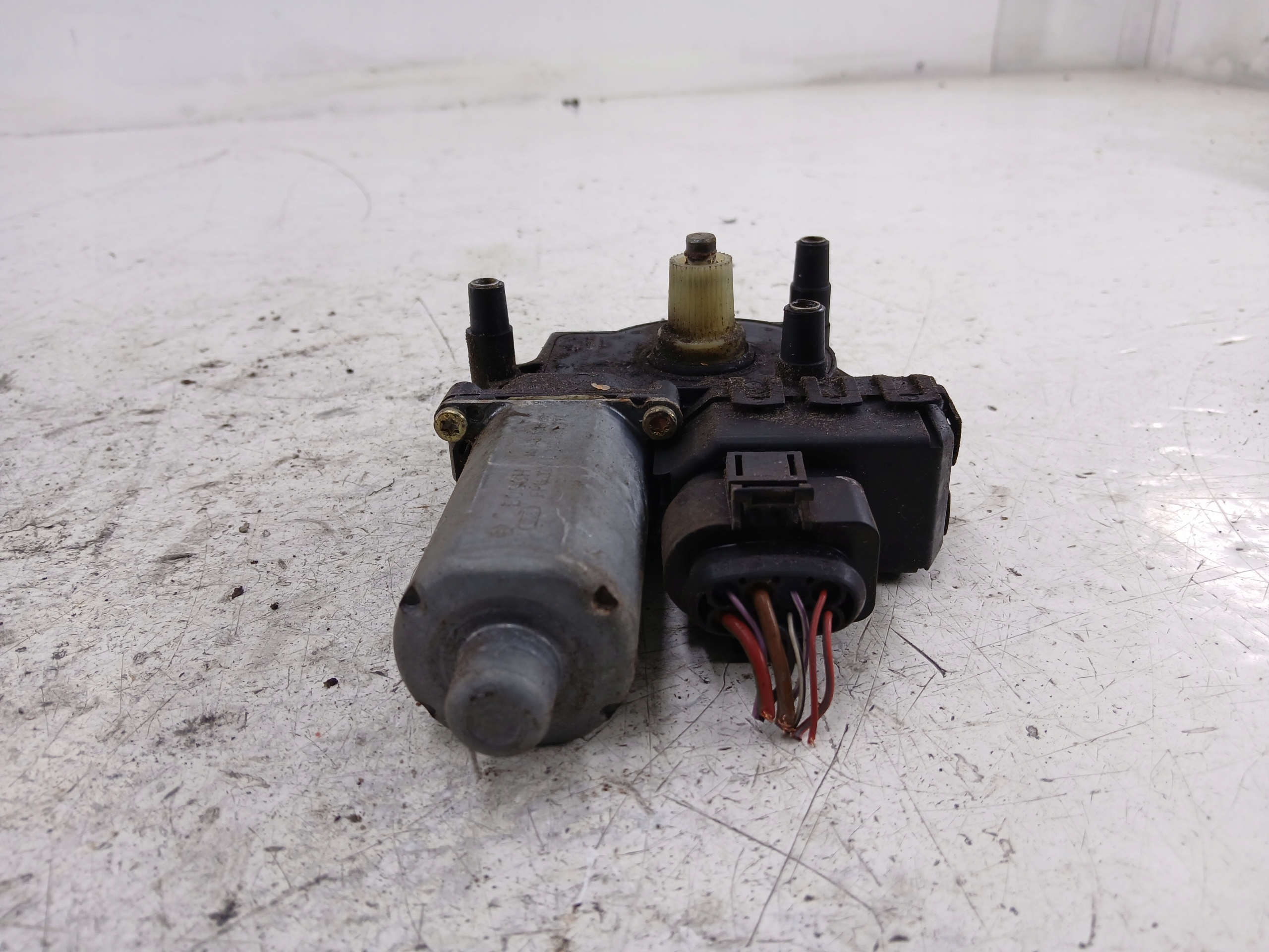 AUDI A6 C5 mini motor windows right front 0130821774
