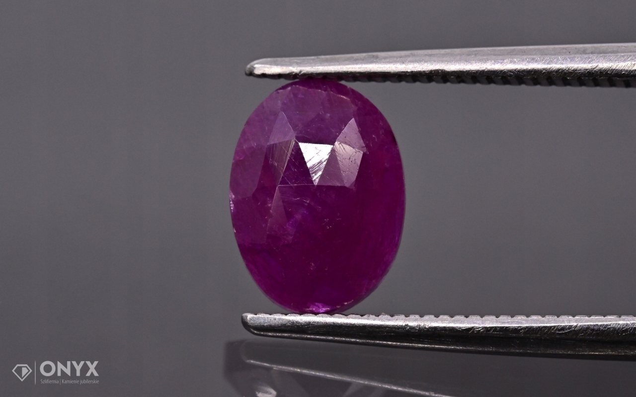 Rubín fazetovaná rozeta ovál 8x6 mm