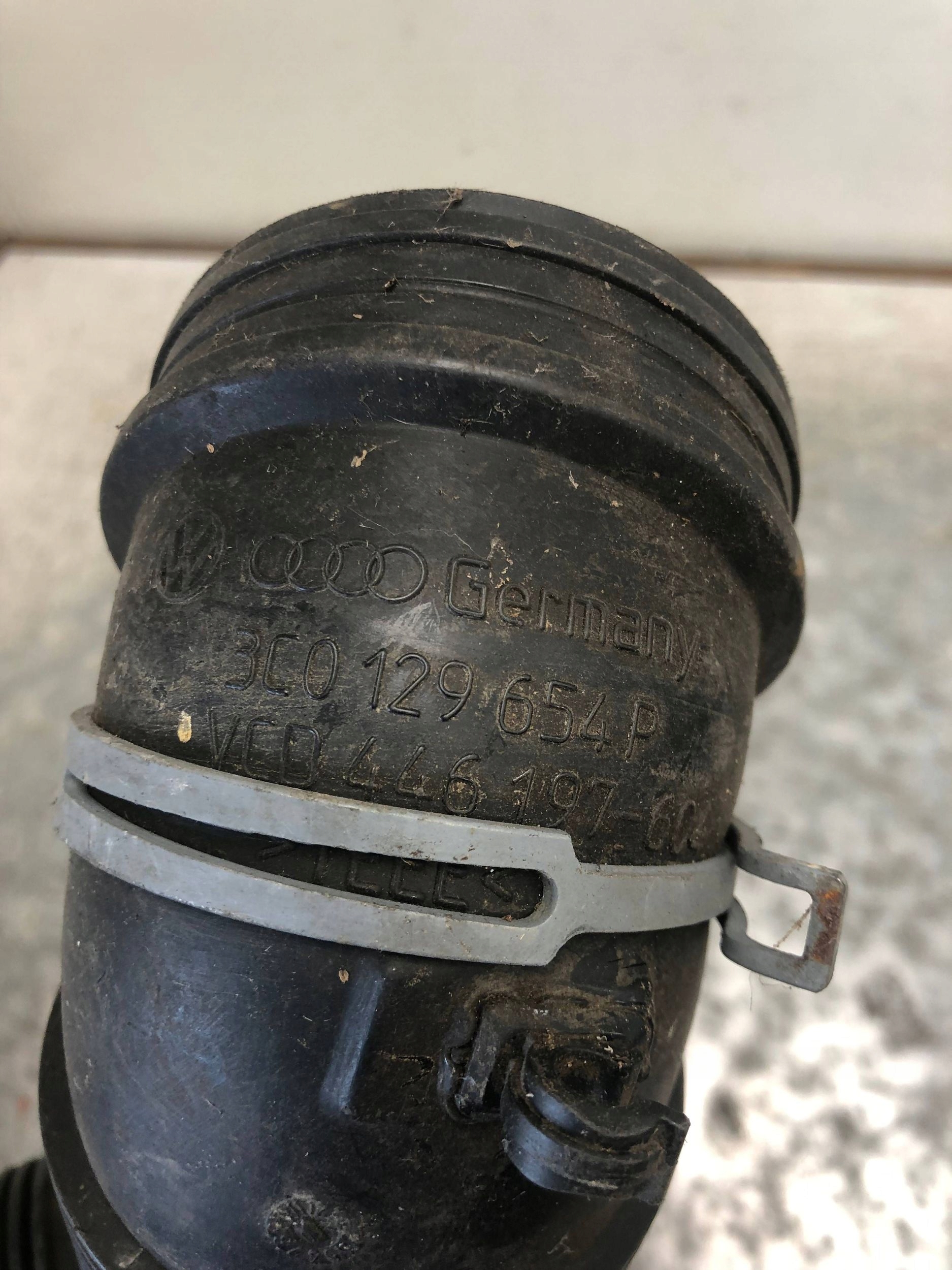 pipe air hose VW AUDI 3C0129654P