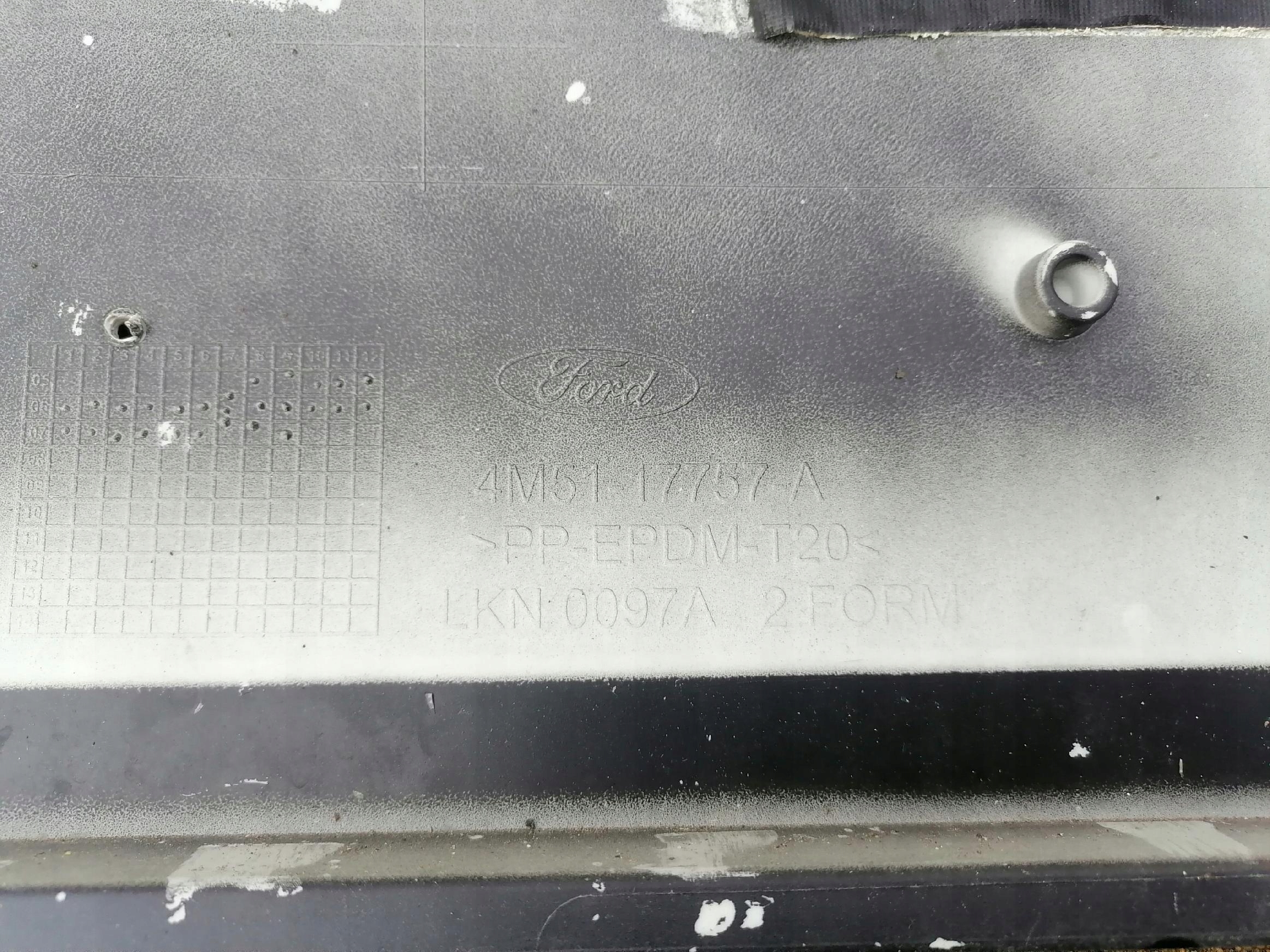 front bumper FORD FOCUS MK2 4M5117757A