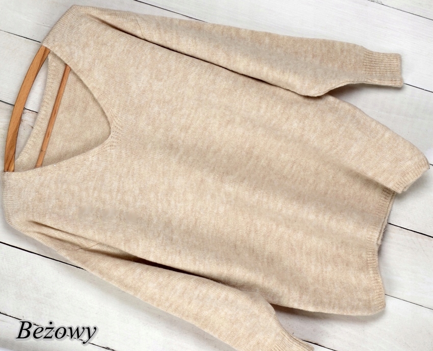 CIEPŁY MIŁY W DOTYKU MIĘCIUTKI SWETER dekolt V 993 Odcień trawiasty