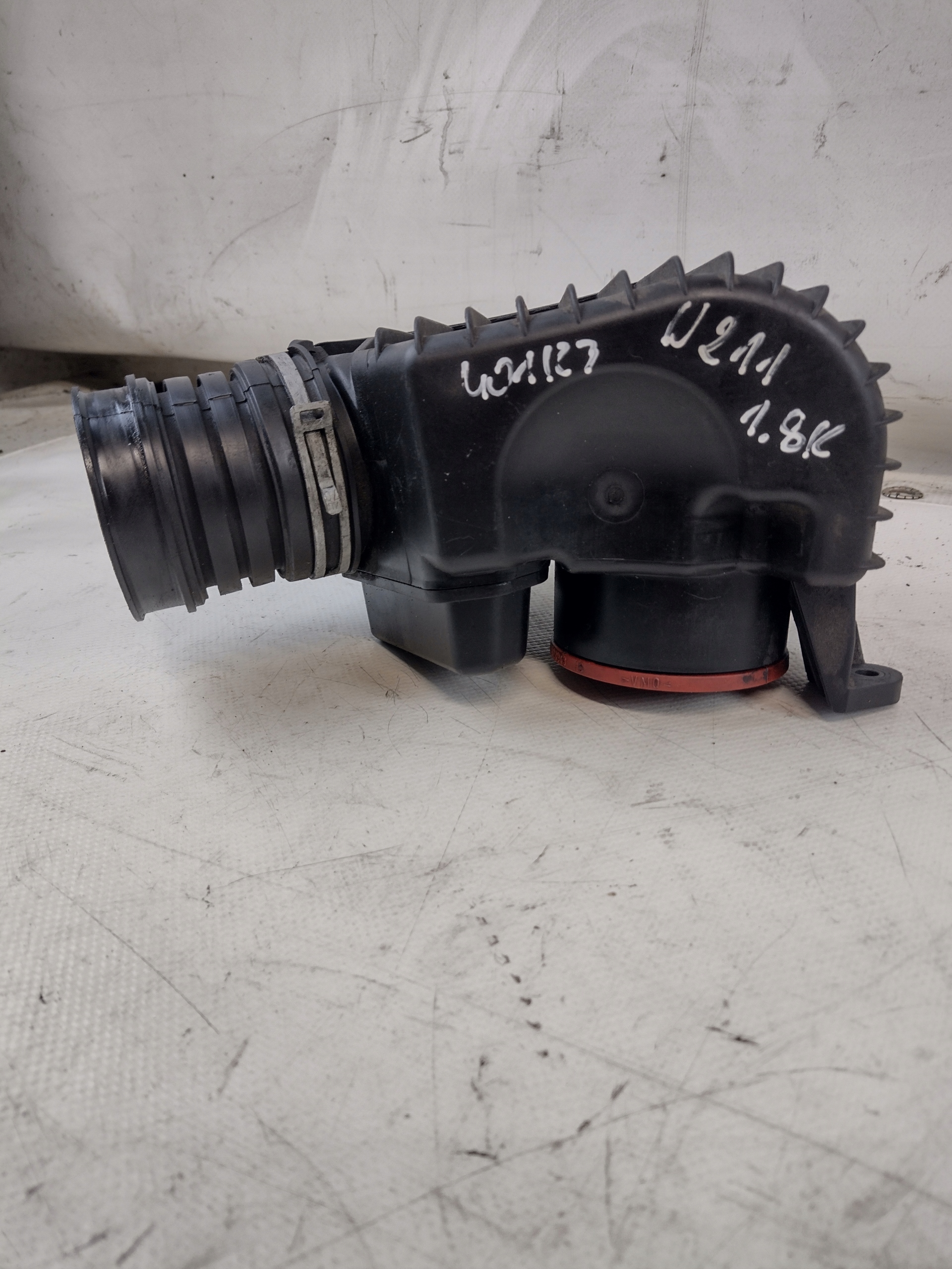 Rezonator luft Mercedes W211 1,8K A2710900804