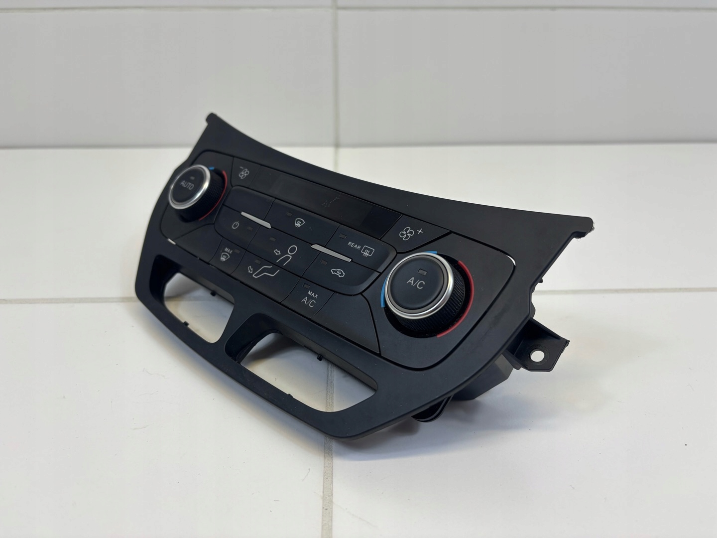 vezérlö panel a klímának Ford Kuga 2 2016 W0GV010348
