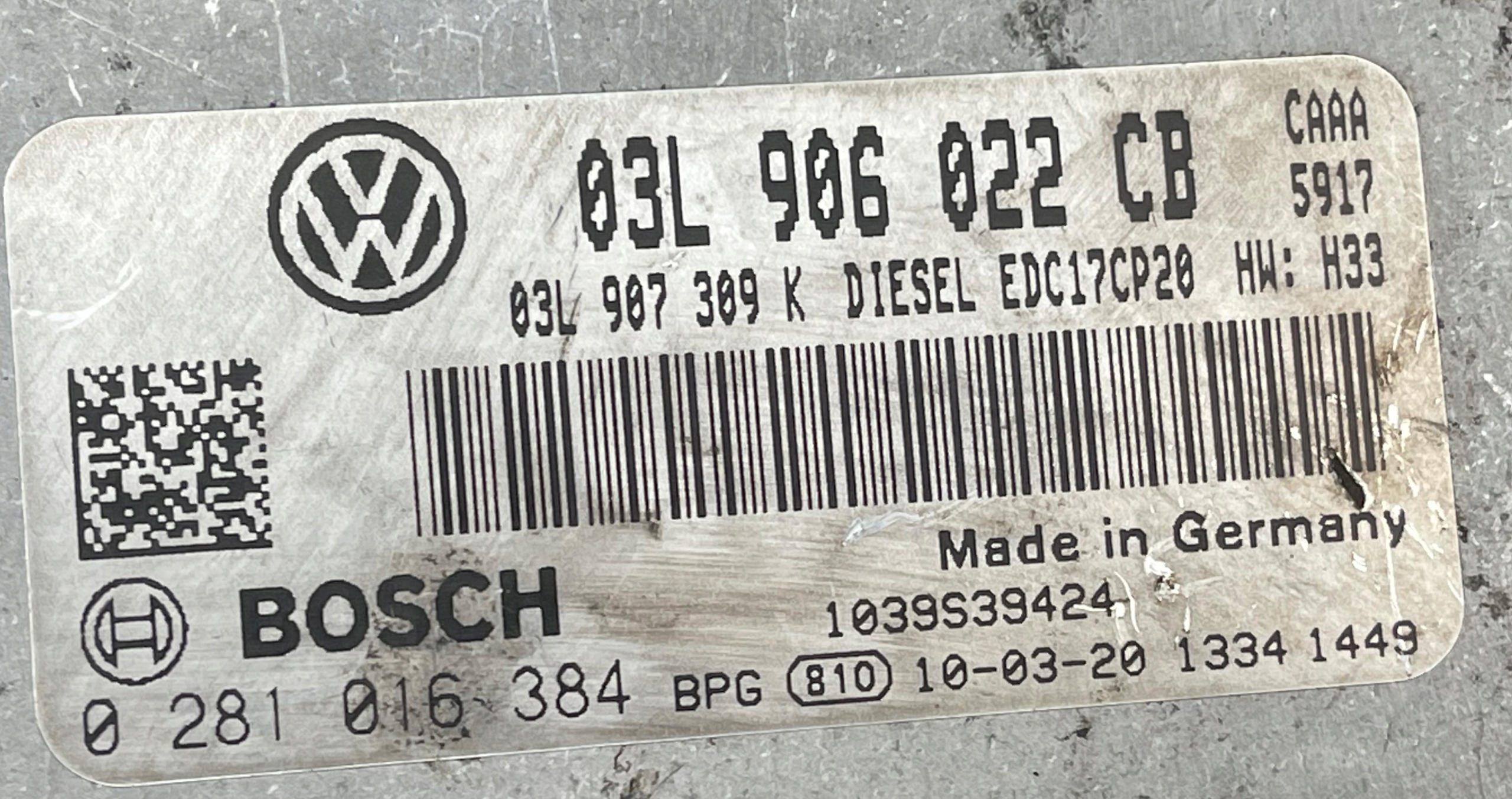 VW T5 control unit of the engine computer ECU 03L906022CB 0281016384
