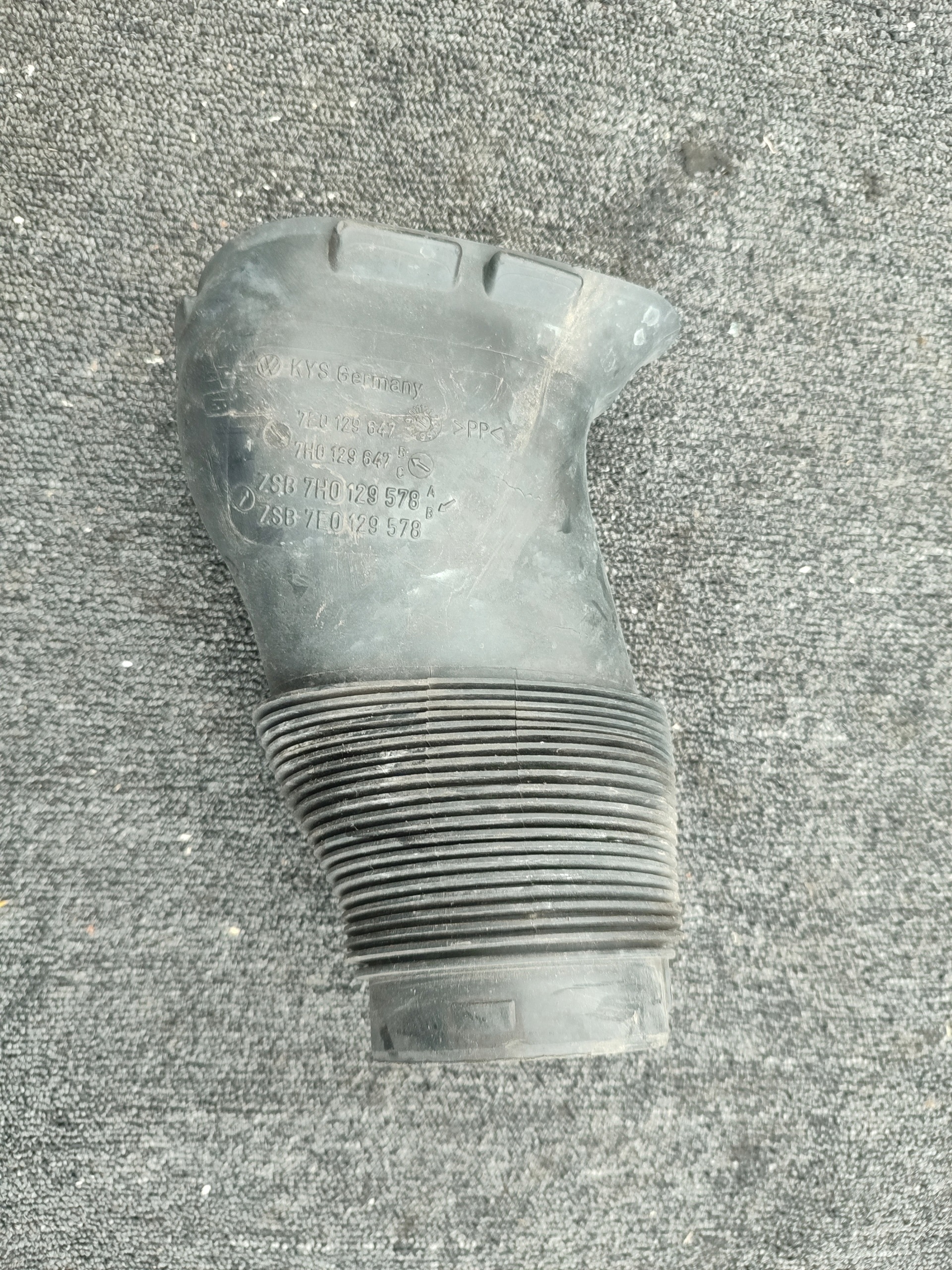 rohr dolot Schlauch luft VOLKSWAGEN T5 7H0129647B