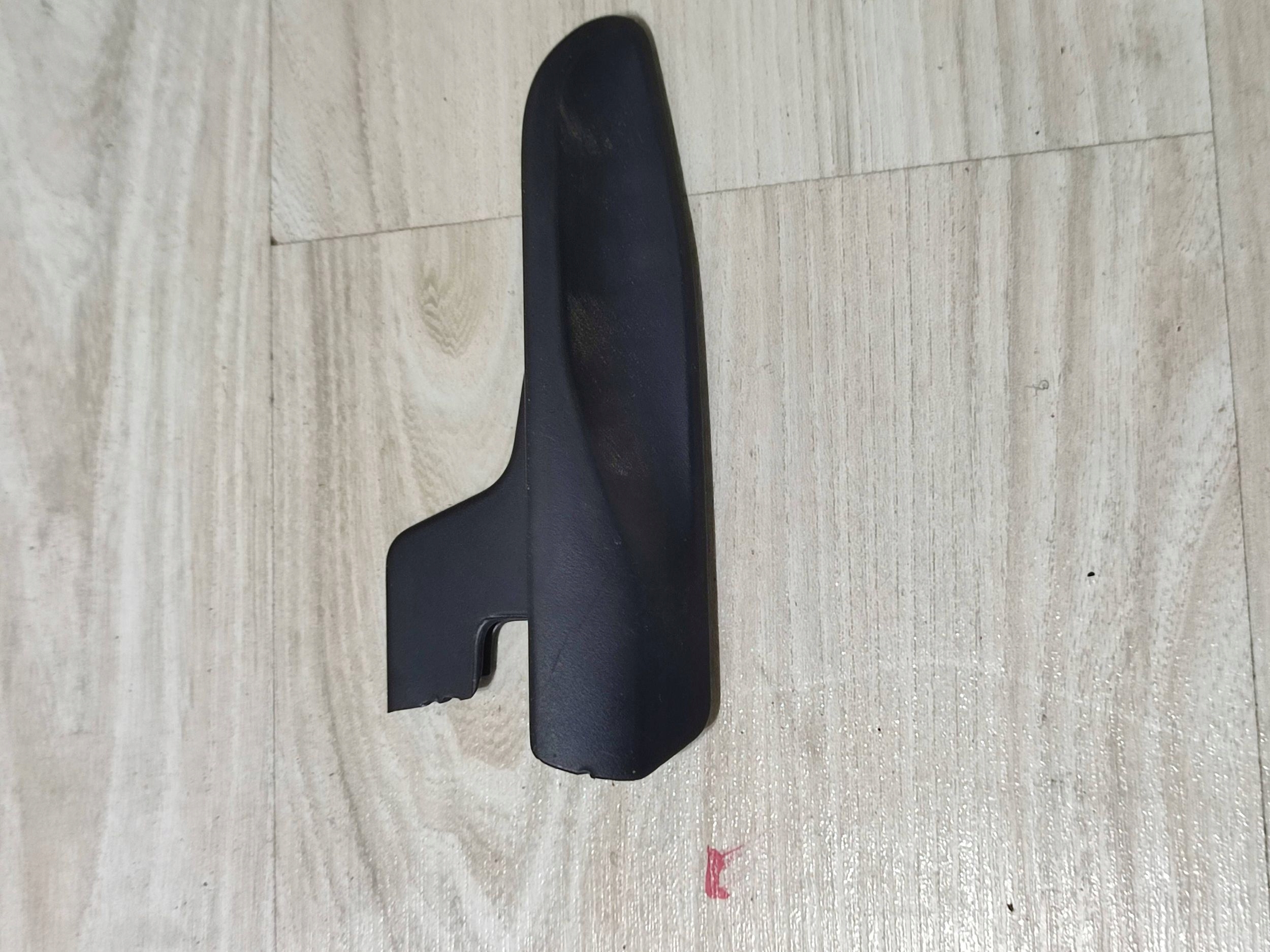 Skoda Scala 2020 front side left bracket do control siedziska