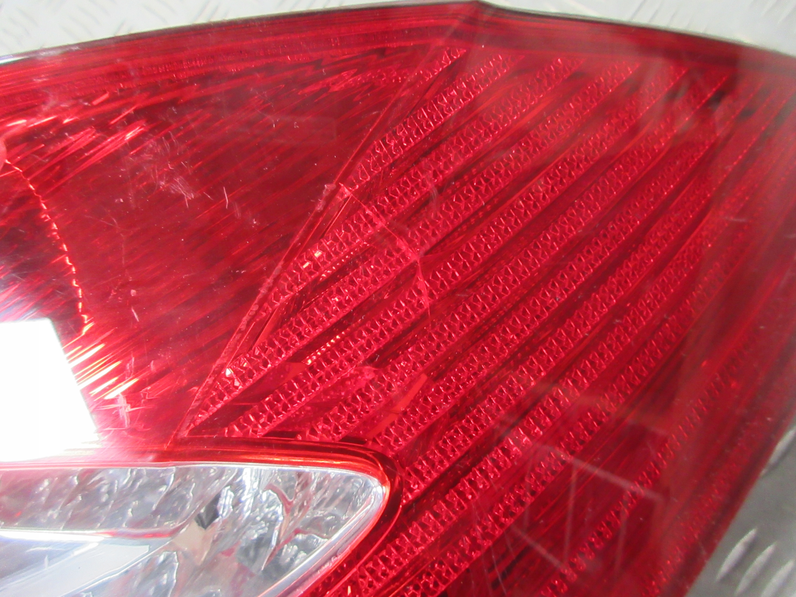 фонарь правый MERCEDES W219 C219 CLS РЕСТАЙЛИНГ led