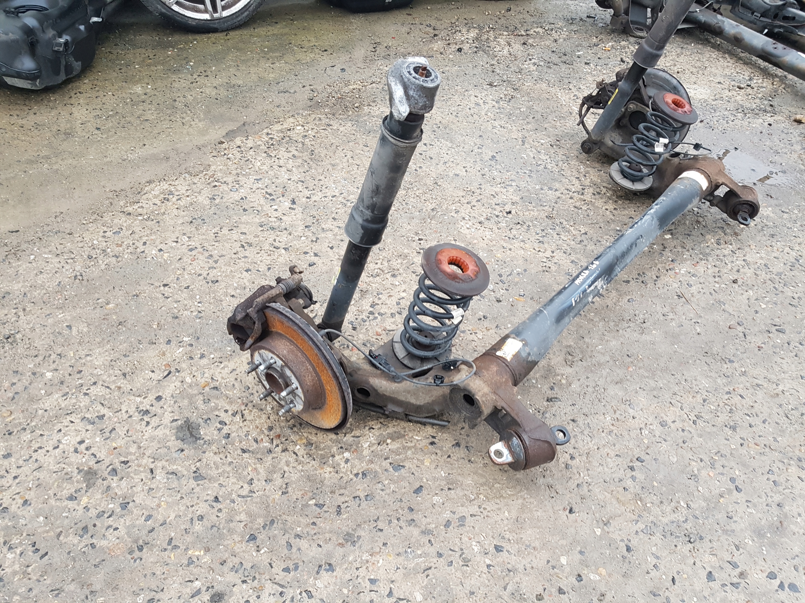 OPEL MOKKA I A 12-16r BELKA ZAWIESZENIA TYŁ Numer katalogowy części 95325748