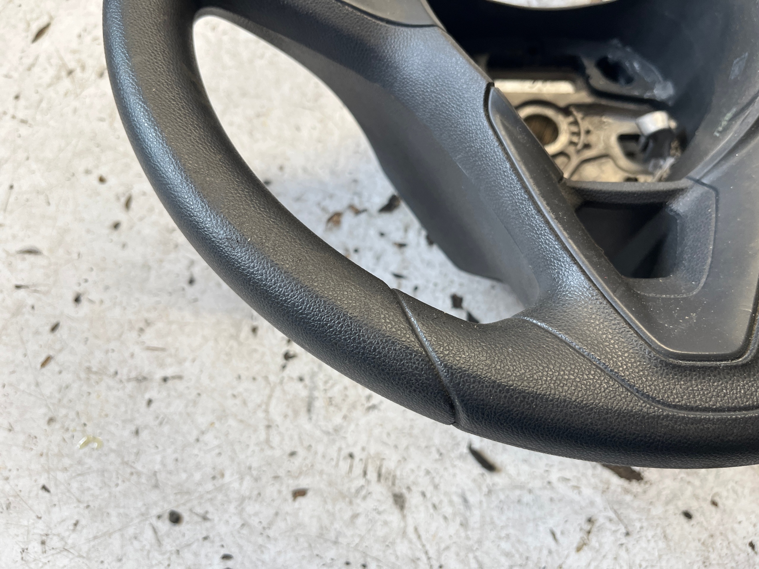 OPEL CORSA E steering wheel, black plastic ZWYKLA