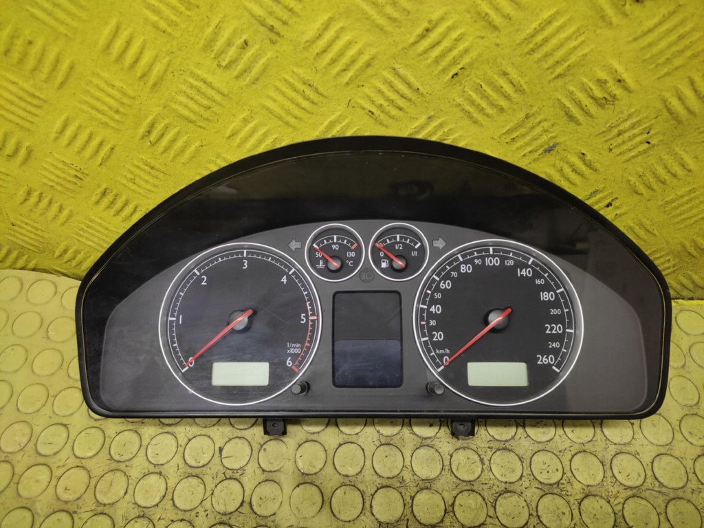 VW SHARAN and dials 7M3920820D