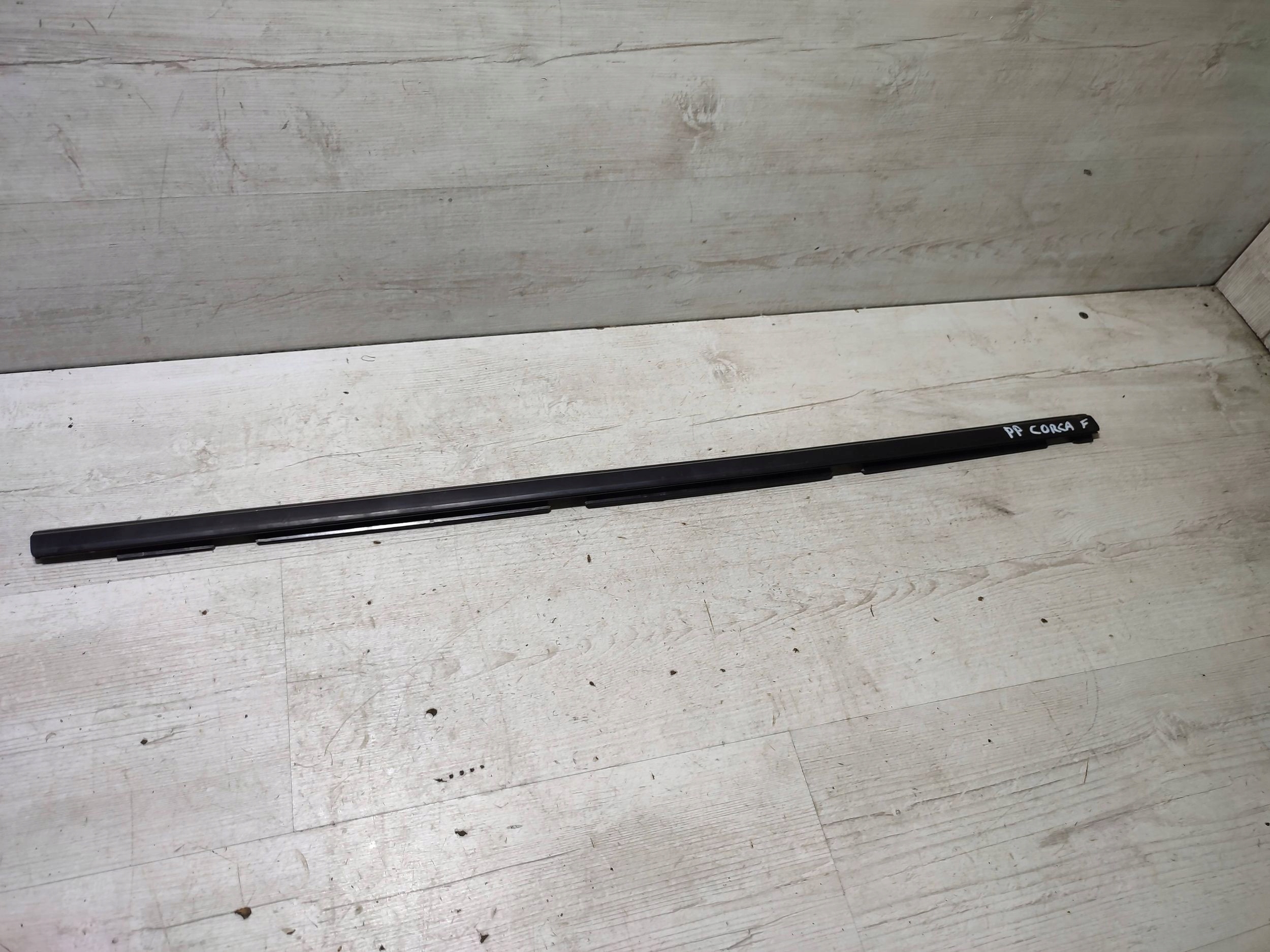 Opel Corsa F 2022 front side right moulding gasket windows