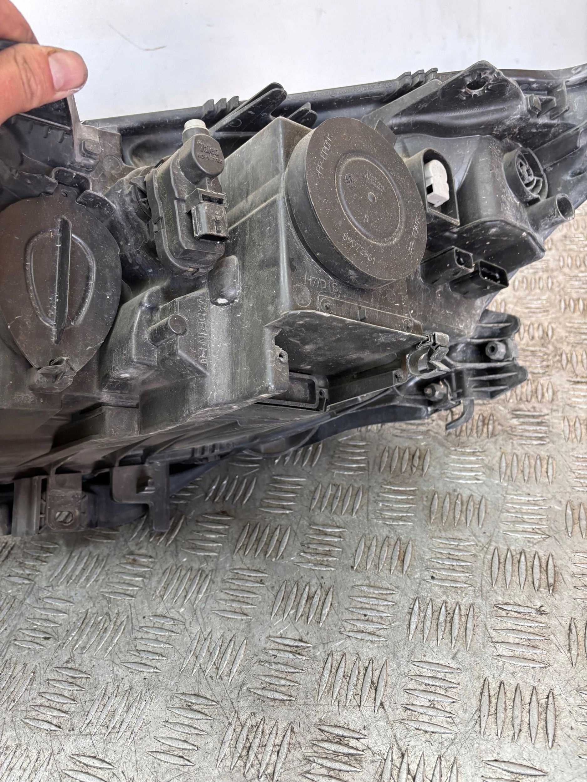 REFLEKTOR light right RENAULT LAGUNA III 260100033R