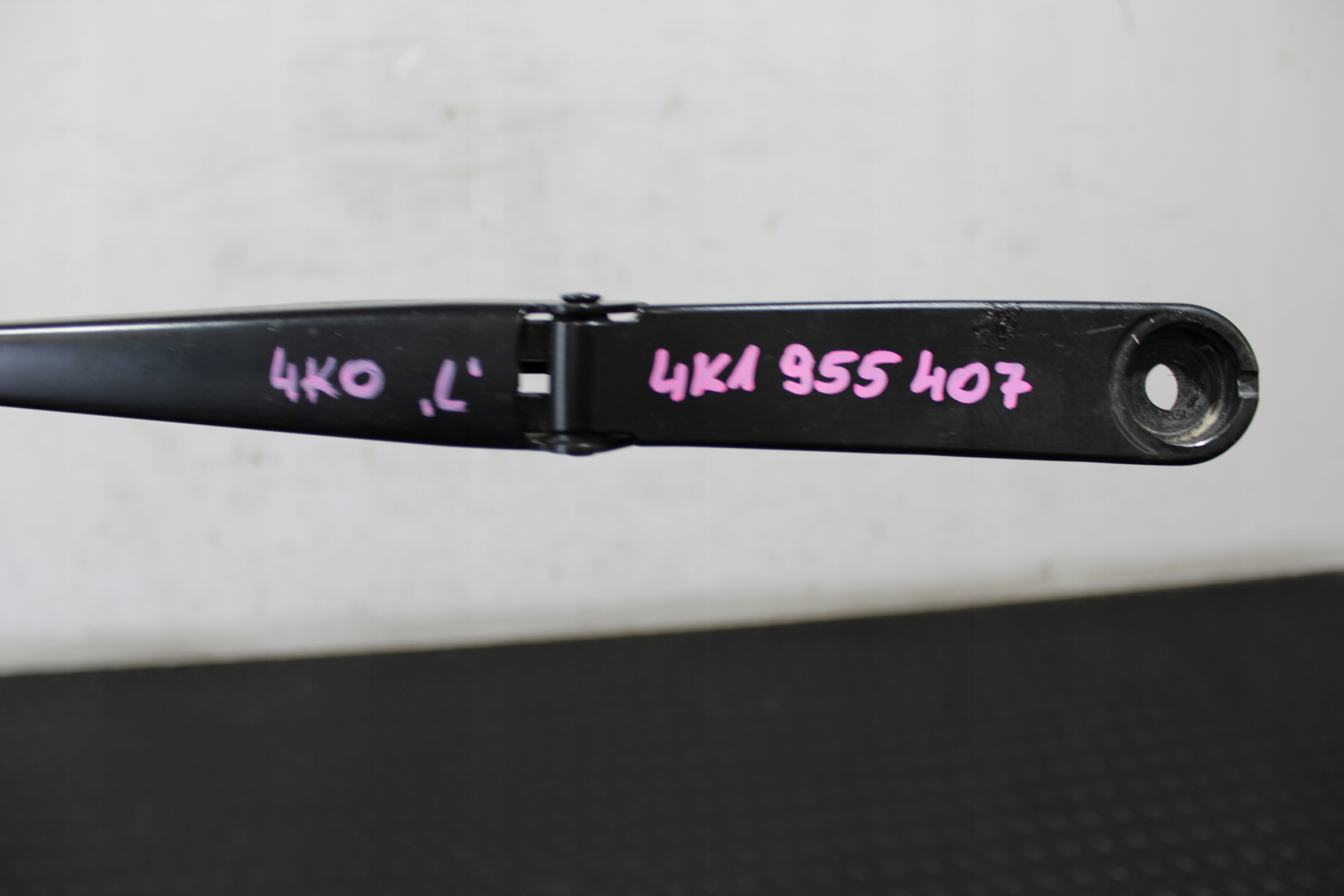 wiper left wiper arm left AUDI A6 C8 4K0 4K9 S-LINE 4K1955407