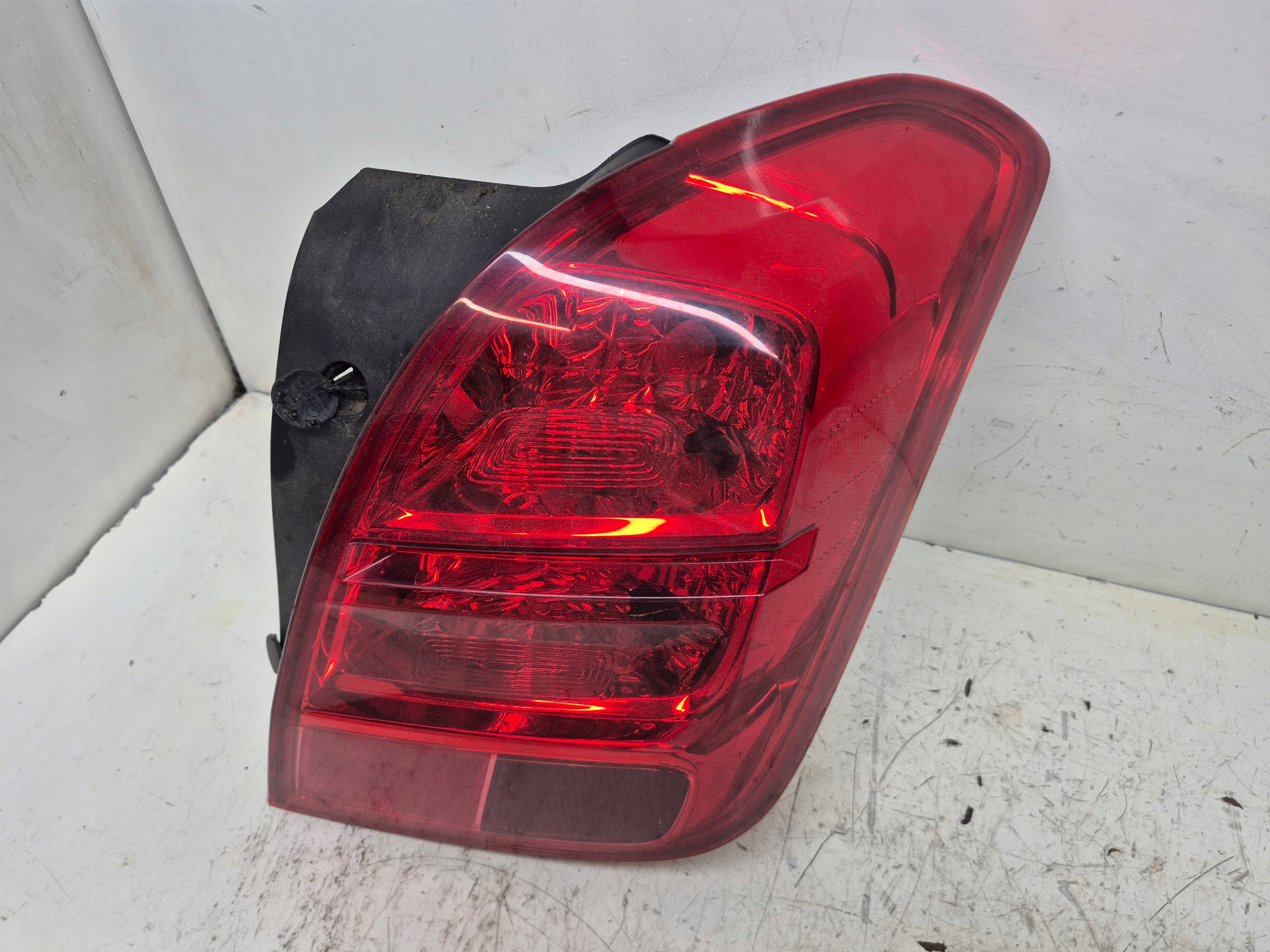 CHEVROLET TRAX light right rear part UK 2013R