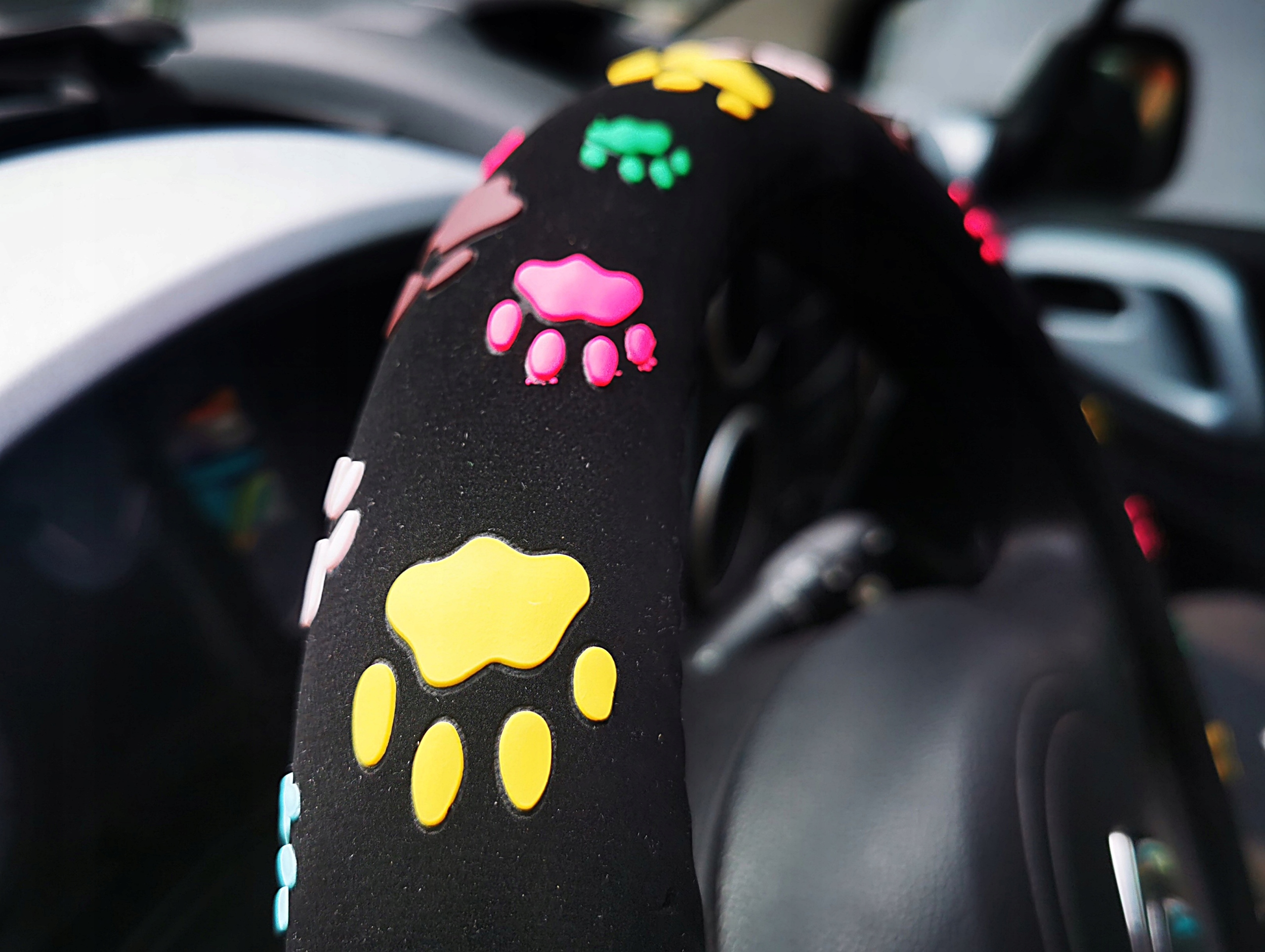 Pokrowiec na kierownice VW Golf Polo Passat Up Touran Tiguan Jetta ŁAPKI EAN (GTIN) 5906109993746