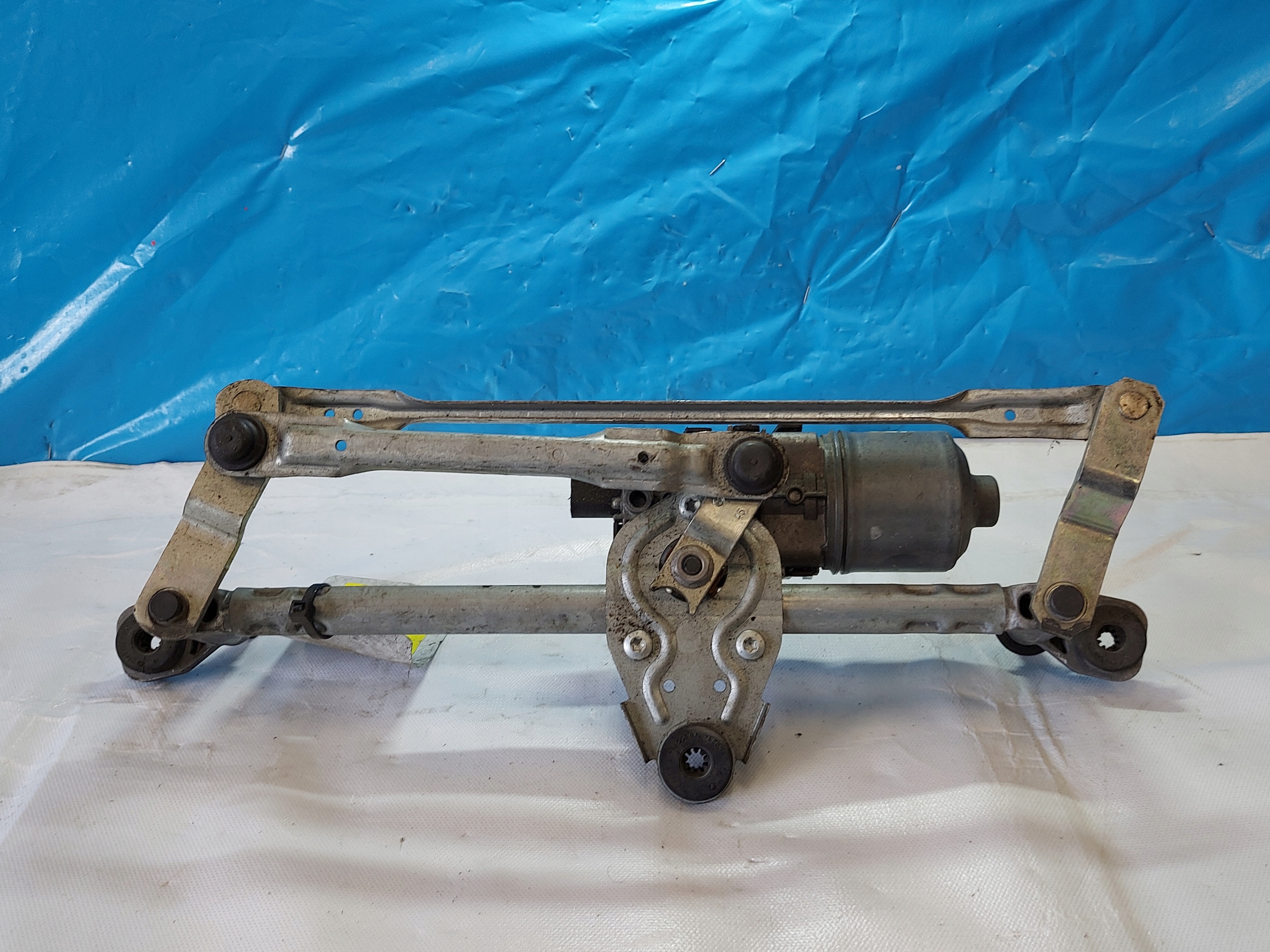 wiper mechanism VW UP 2012R 1SY955023C front
