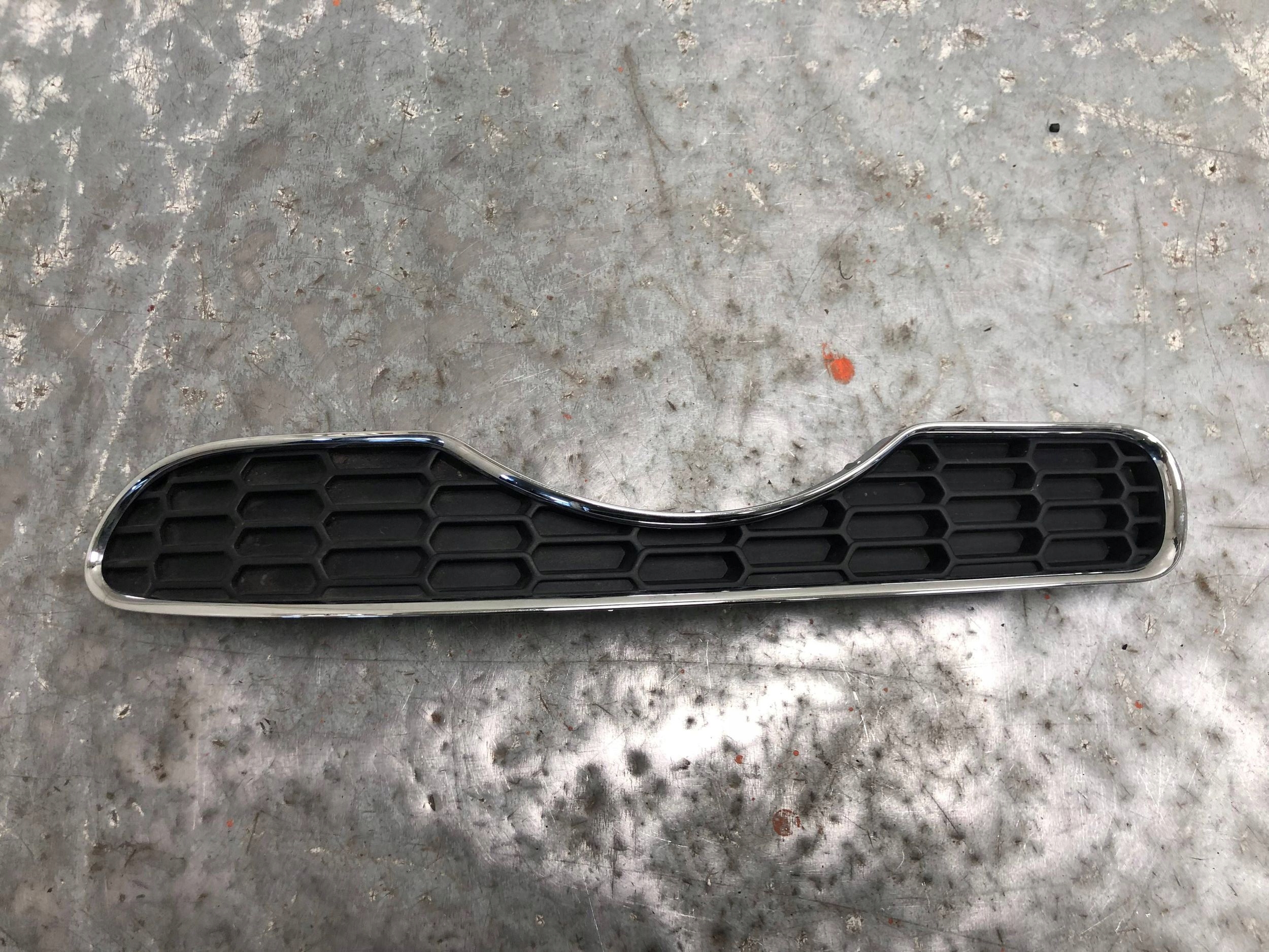 Lüftungsgitter der Stoßstange rechts heck MINI R55 2755534