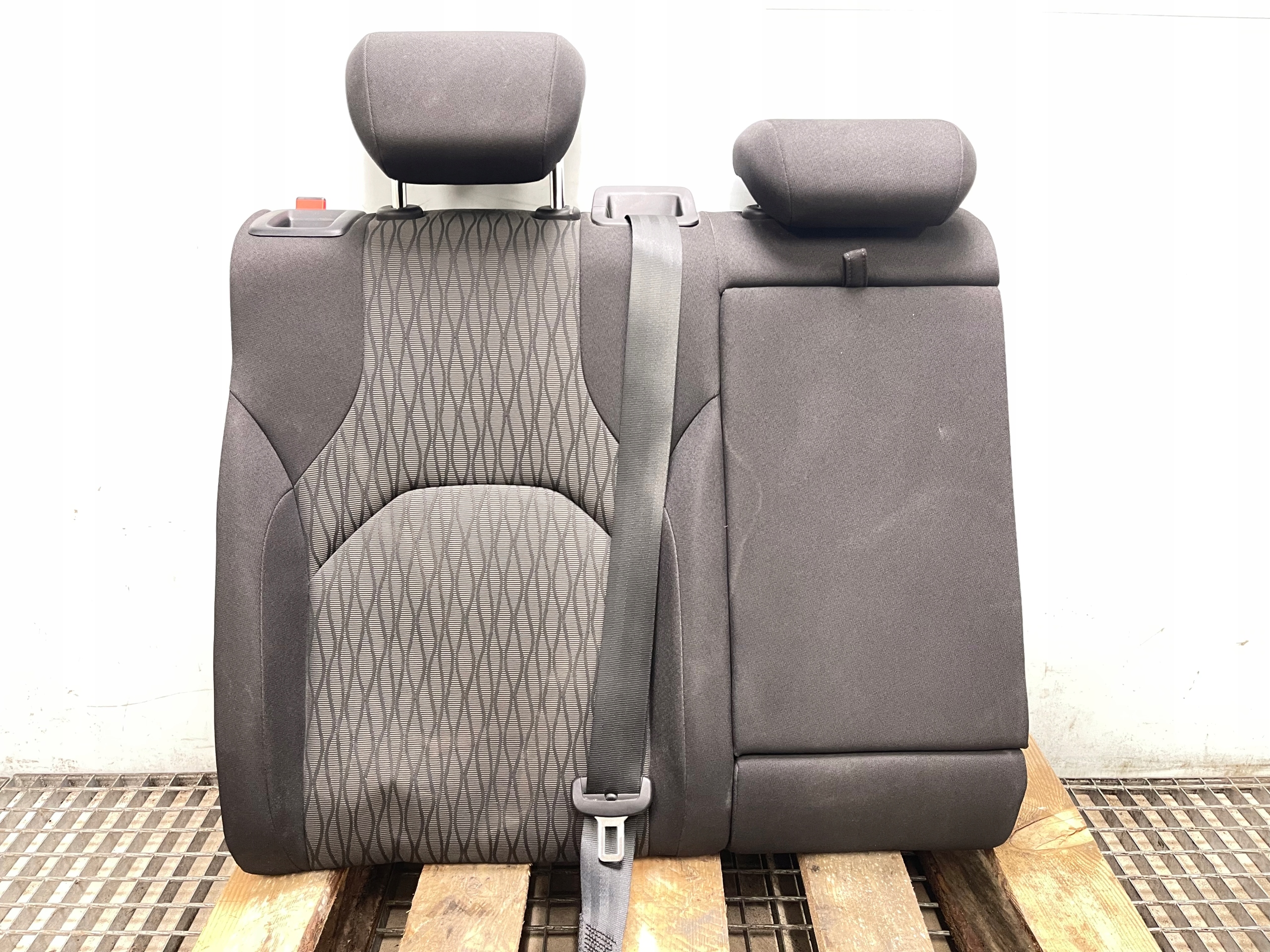 Seat Leon III 5F kombi backrest rear seat right rear part