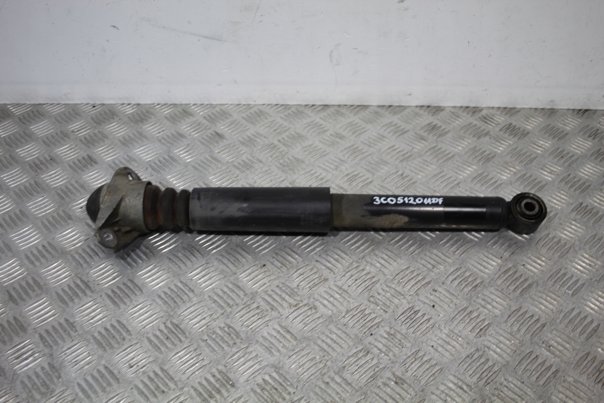 STOSSDÄMPFER VW PASSAT 3C 3C0 3C9 3C0512011DF