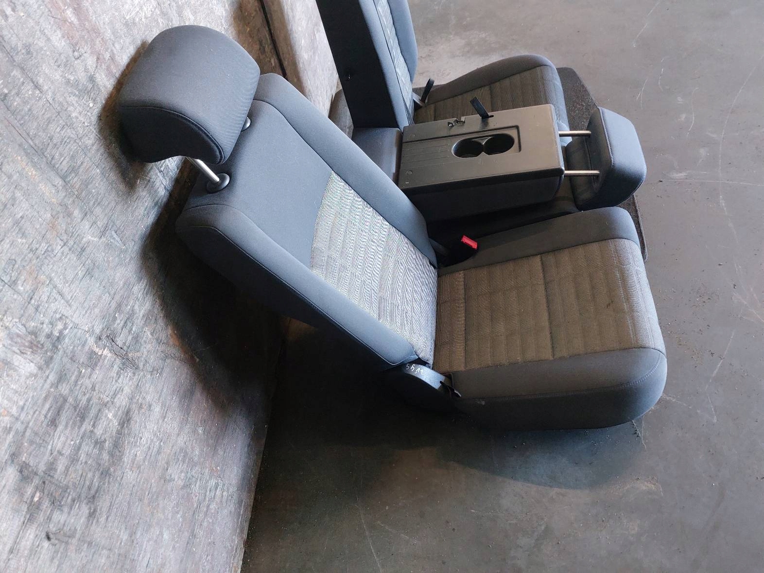 seats KOMPLET left right seat rear part + side VOLKSWAGEN GOLF V plus
