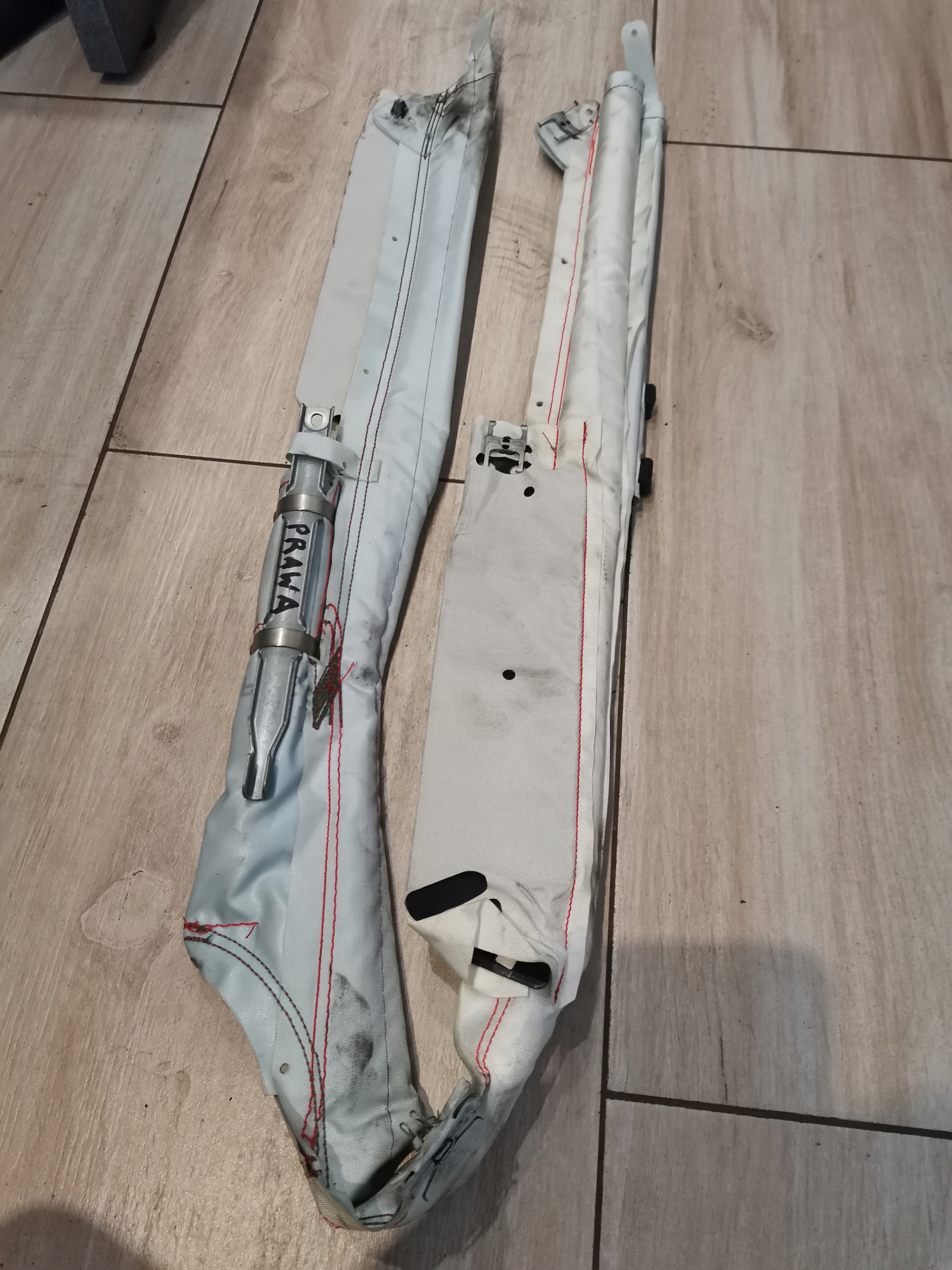 пиропатрон подушки безопасности правая 1P0880742D seat Leon II