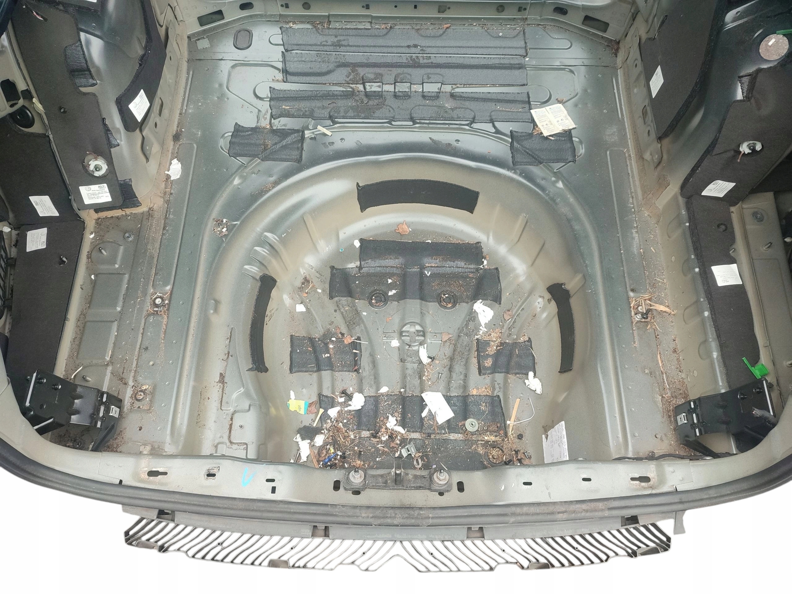 rear panel sump VW PASSAT B8 KOMBI LAK: LH5X (14-19)