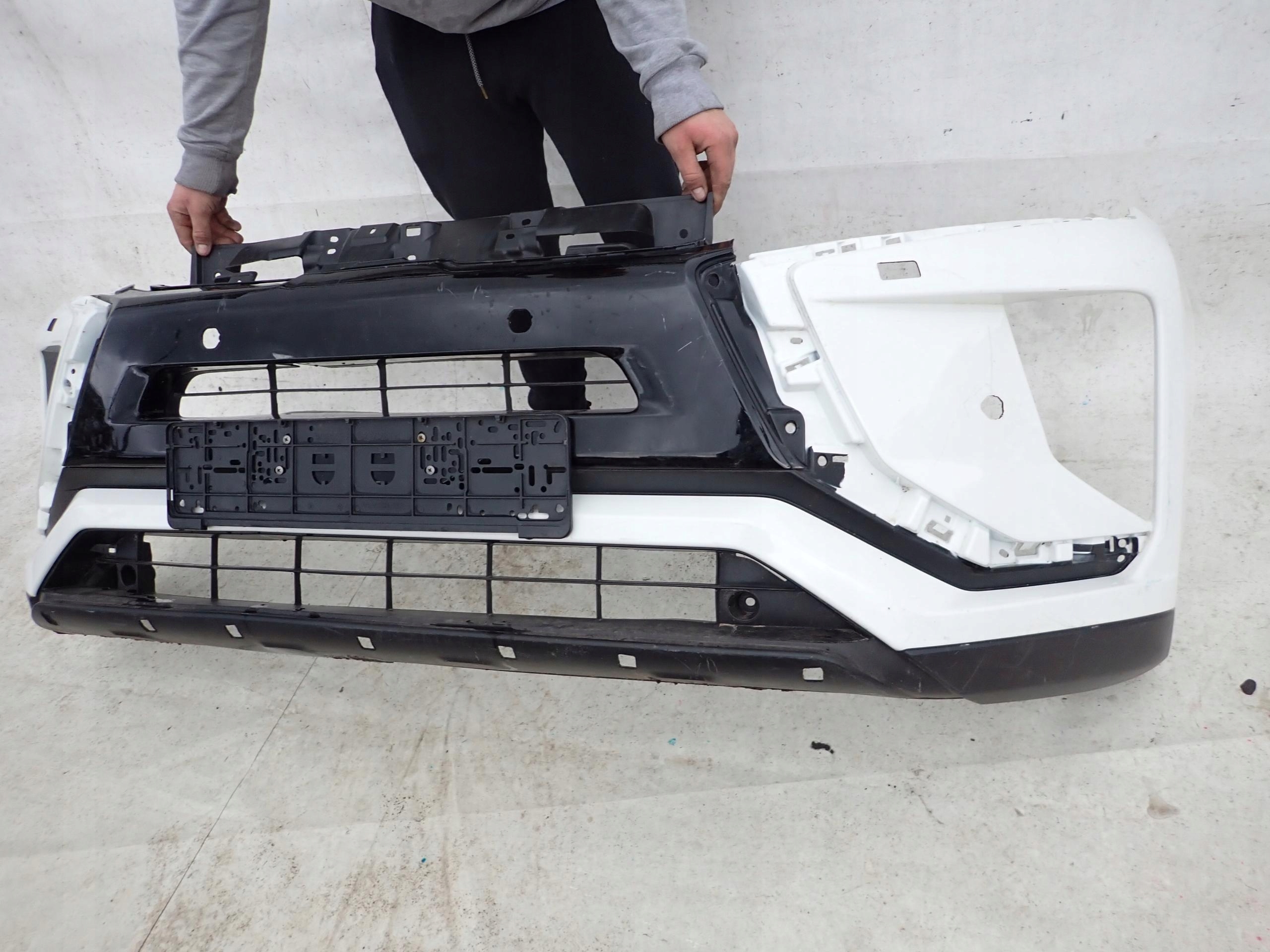 MITSUBISHI ECLIPSE CROSS 18-20 bumper front SPR PDC