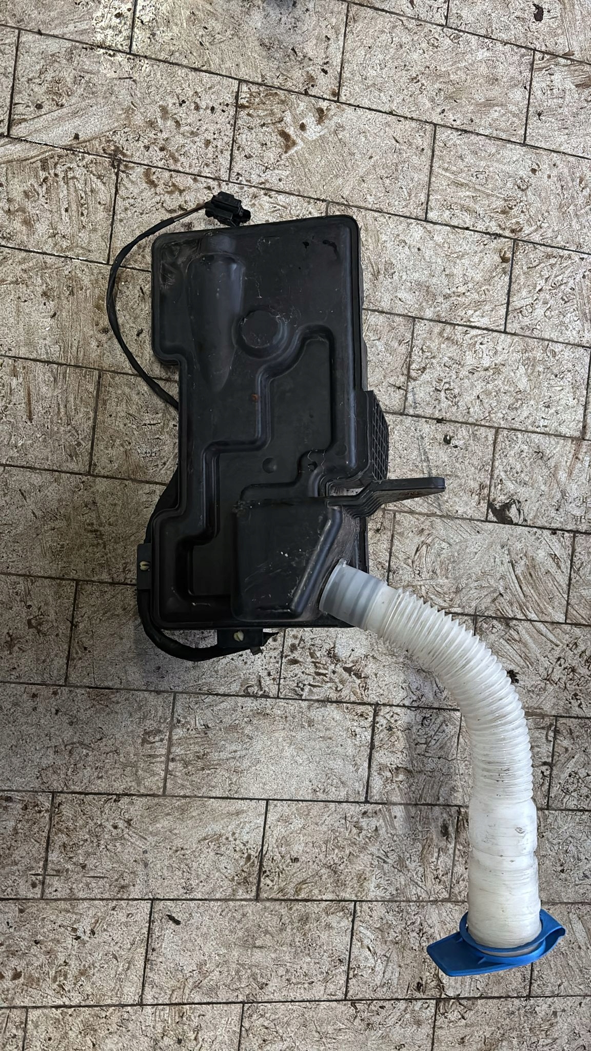 washer fluid tank VW SHARAN II 5N0955453G