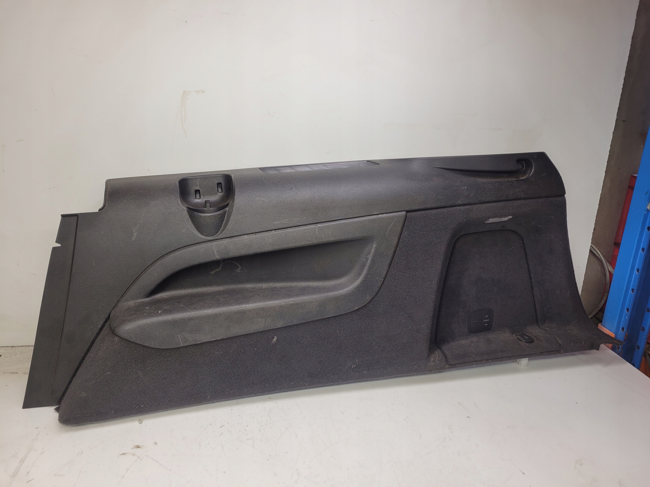 boot upholstery right AUDI Q7 4L 4L0863880AA