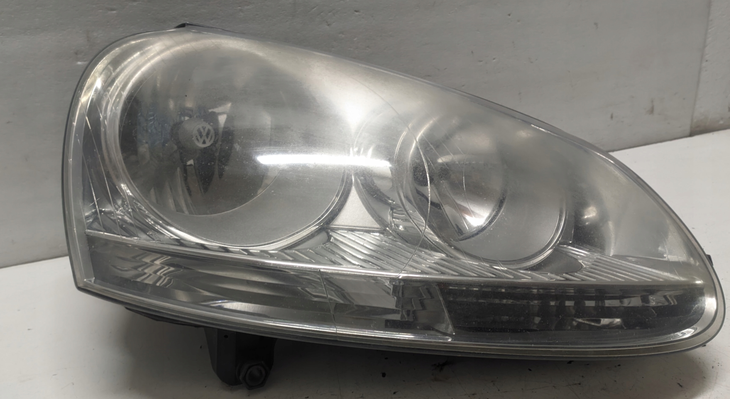 VW GOLF V KOMBI 2.0 TDI 09R light right front 1K6941006P EU