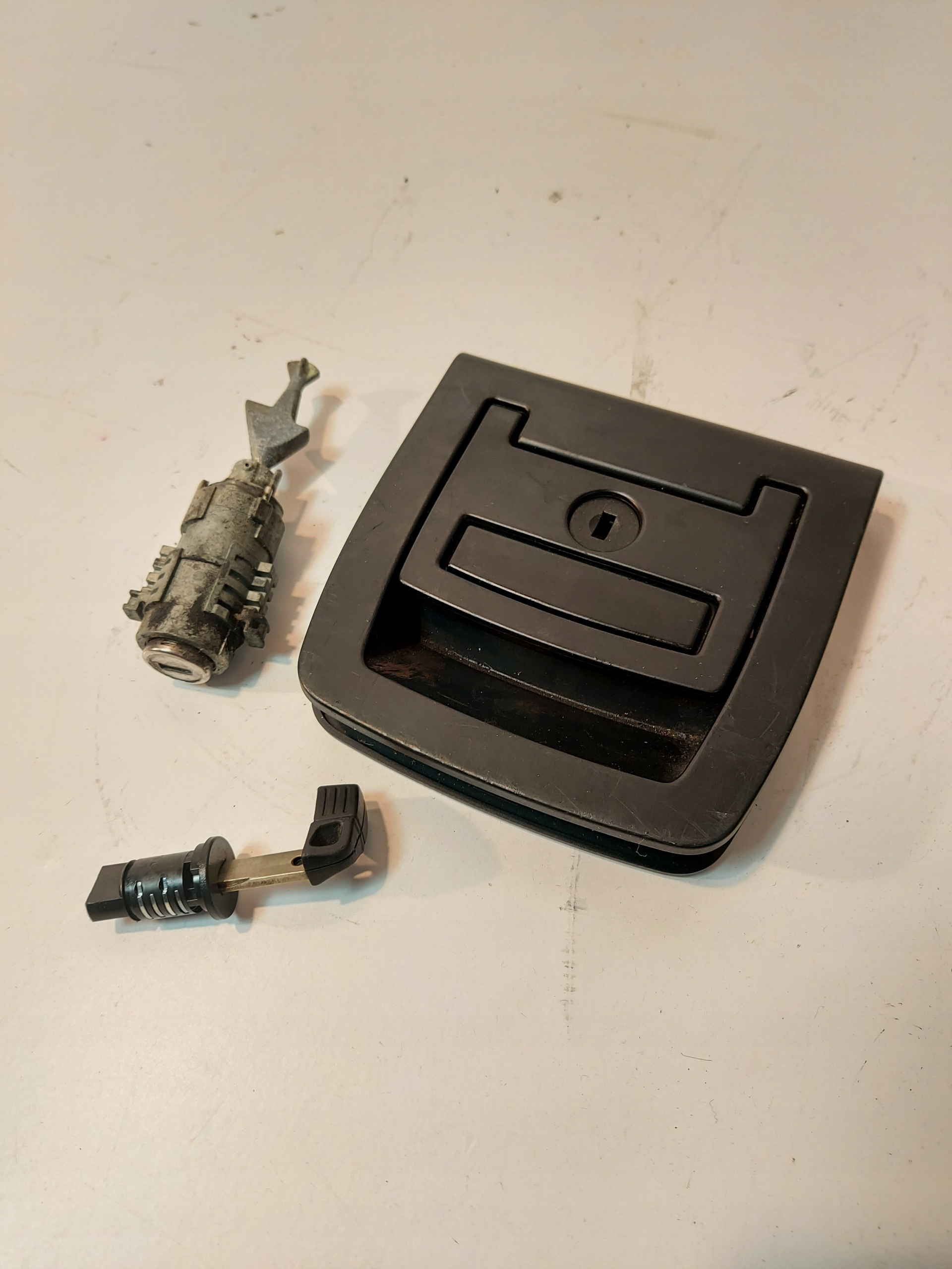 BMW E60 E61 ключ замок вставка двери ящик для хранения