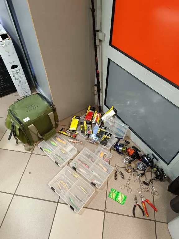 ZESTAW WĘDKARSKI SPINING PRZYNĘTY TORBA DUŻY ZESTAW