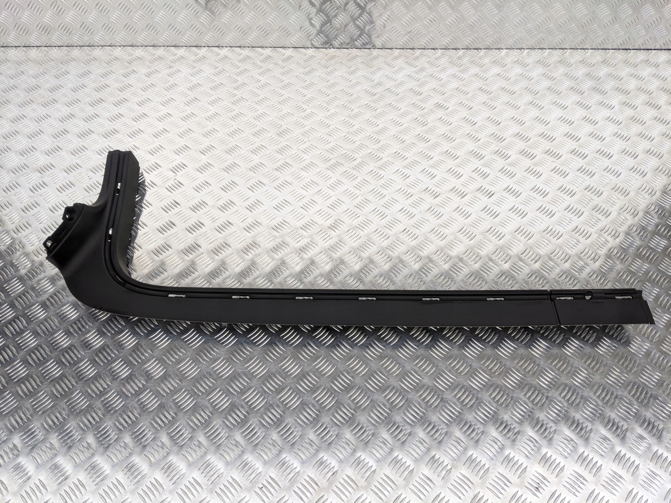 OSŁONA LISTWA PRZYDZRZWIOWA SCANIA RS NTG