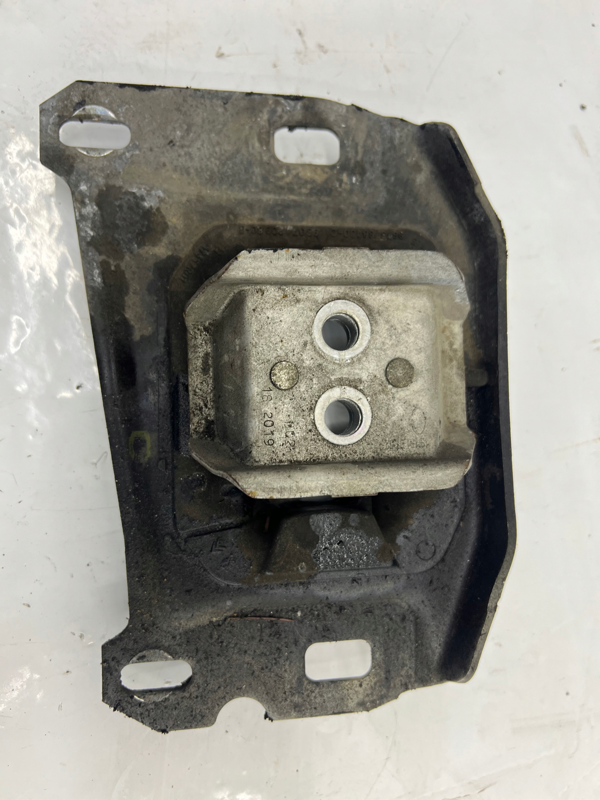 JUMPY EXPERT III PROACE VIVARO C rope holder gearbox mounting 9673768480