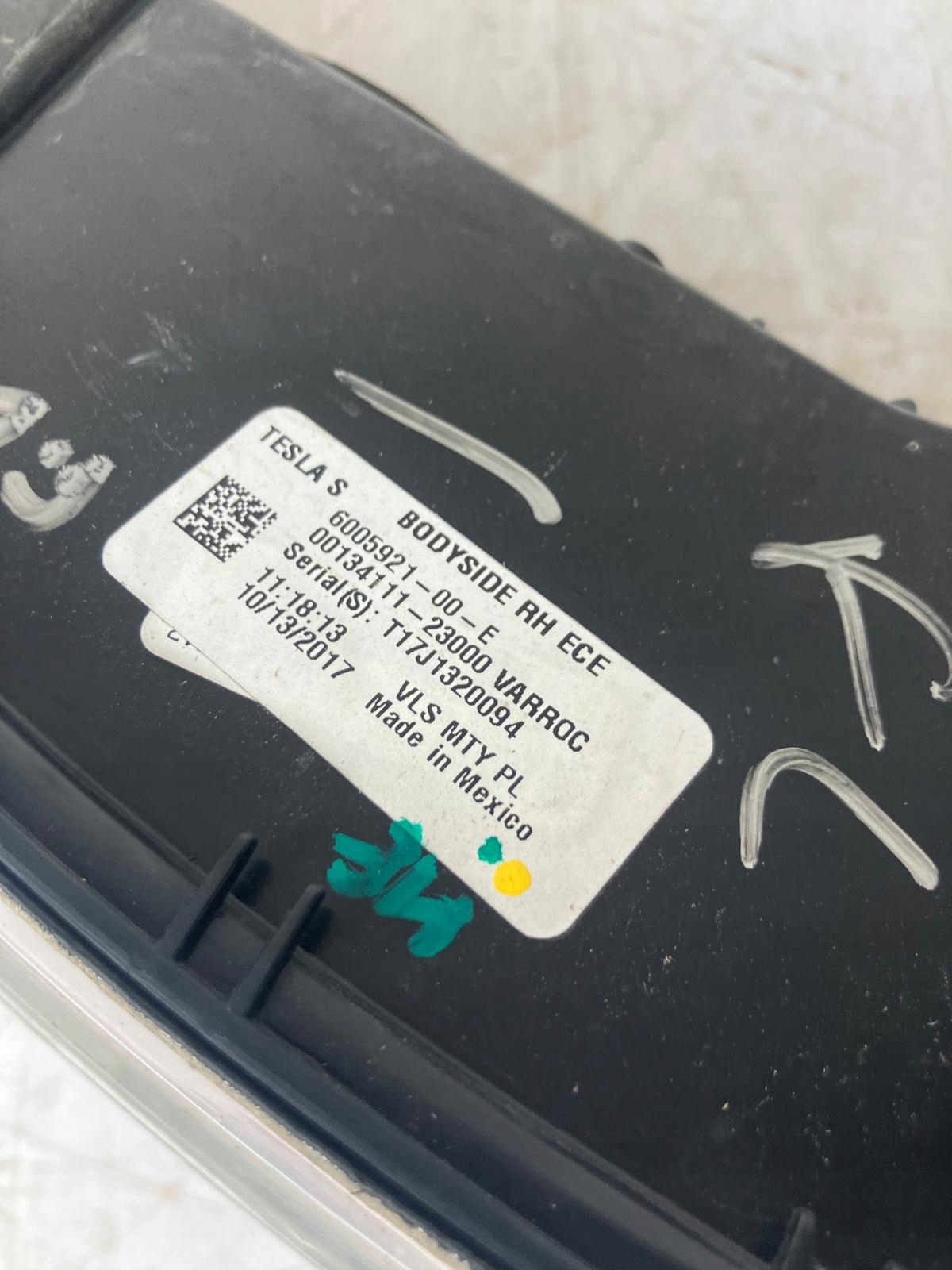 light right rear part W fender TESLA MODEL S 6005921-00-E