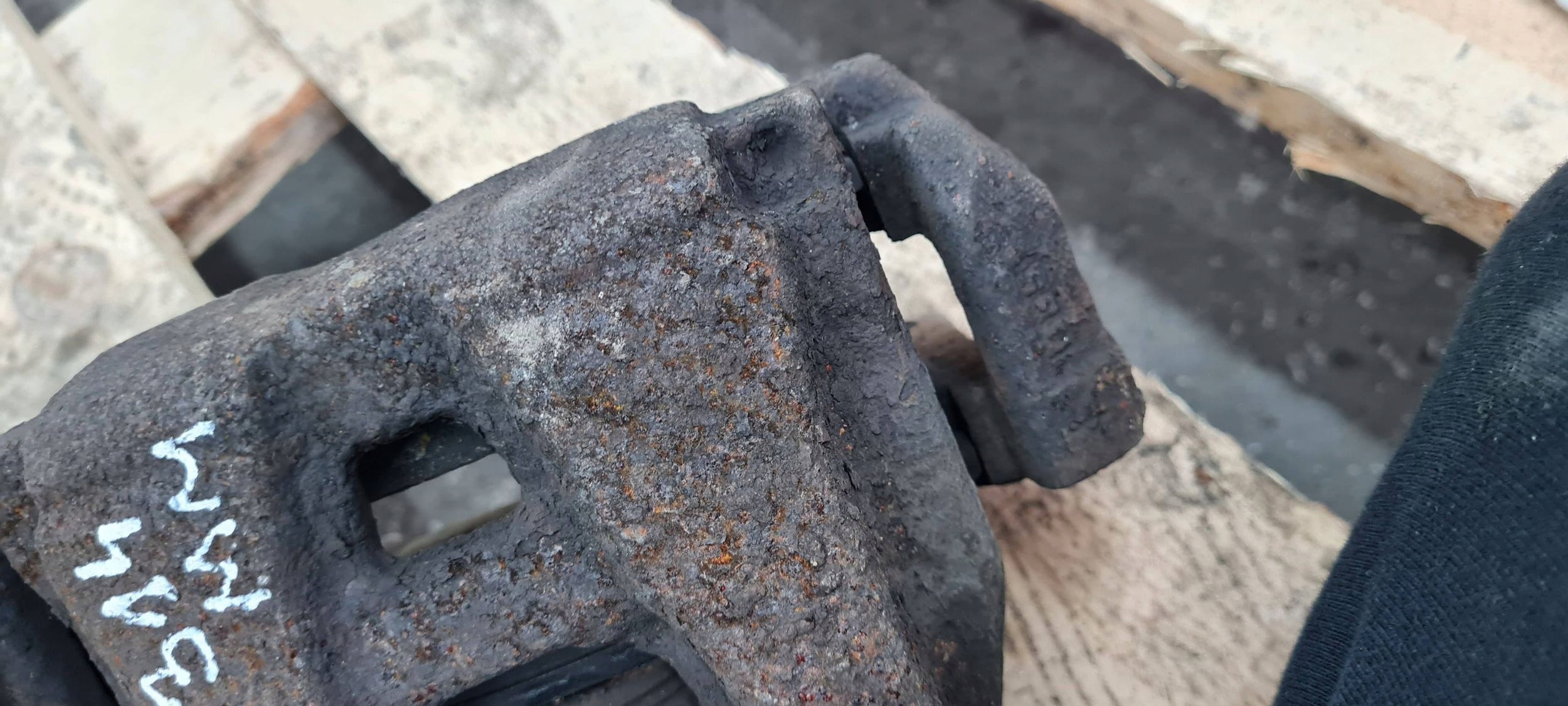 A5 8T LIFT caliper brake right front 8K0615124C A4 B8 LIFT