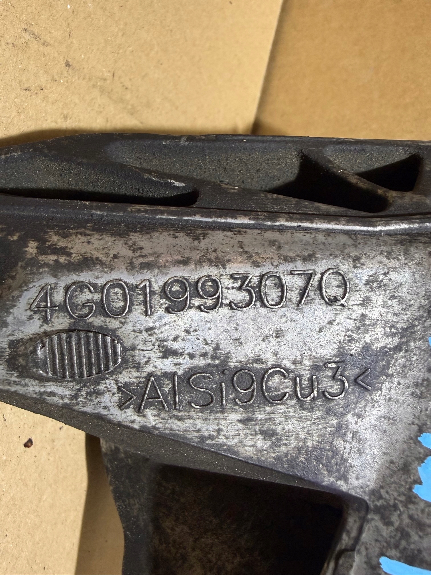 AUDI A6 C7 LIFT 2.0 TDI holder engine mount 4G0199307Q