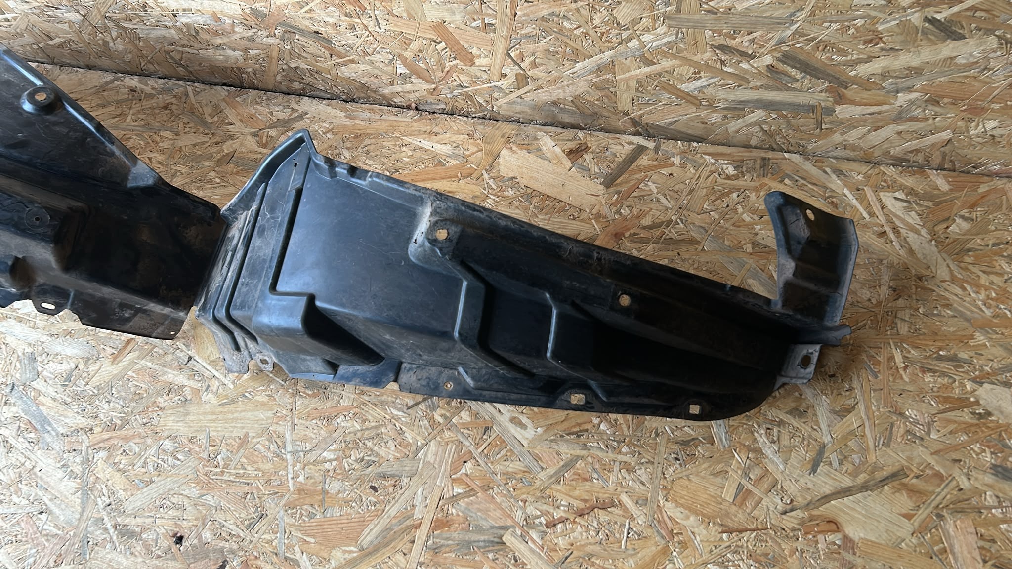 mudguard left left front front TOYOTA AURIS II 12-18