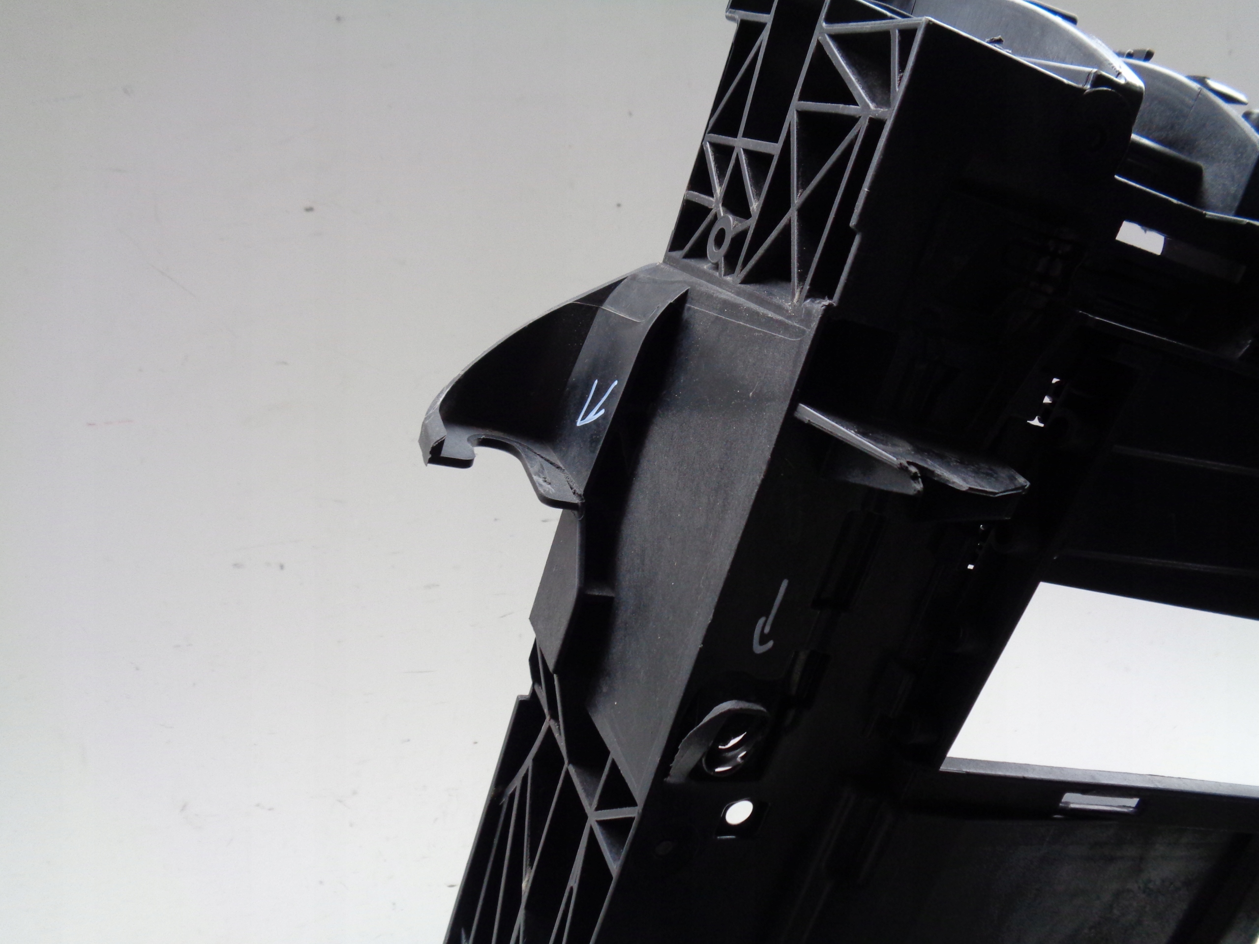 bar, wall front FORD FIESTA MK8 17